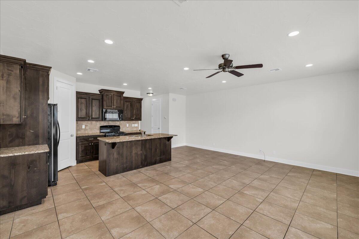 CORAL RIDGE TOWNHOMES - Residential