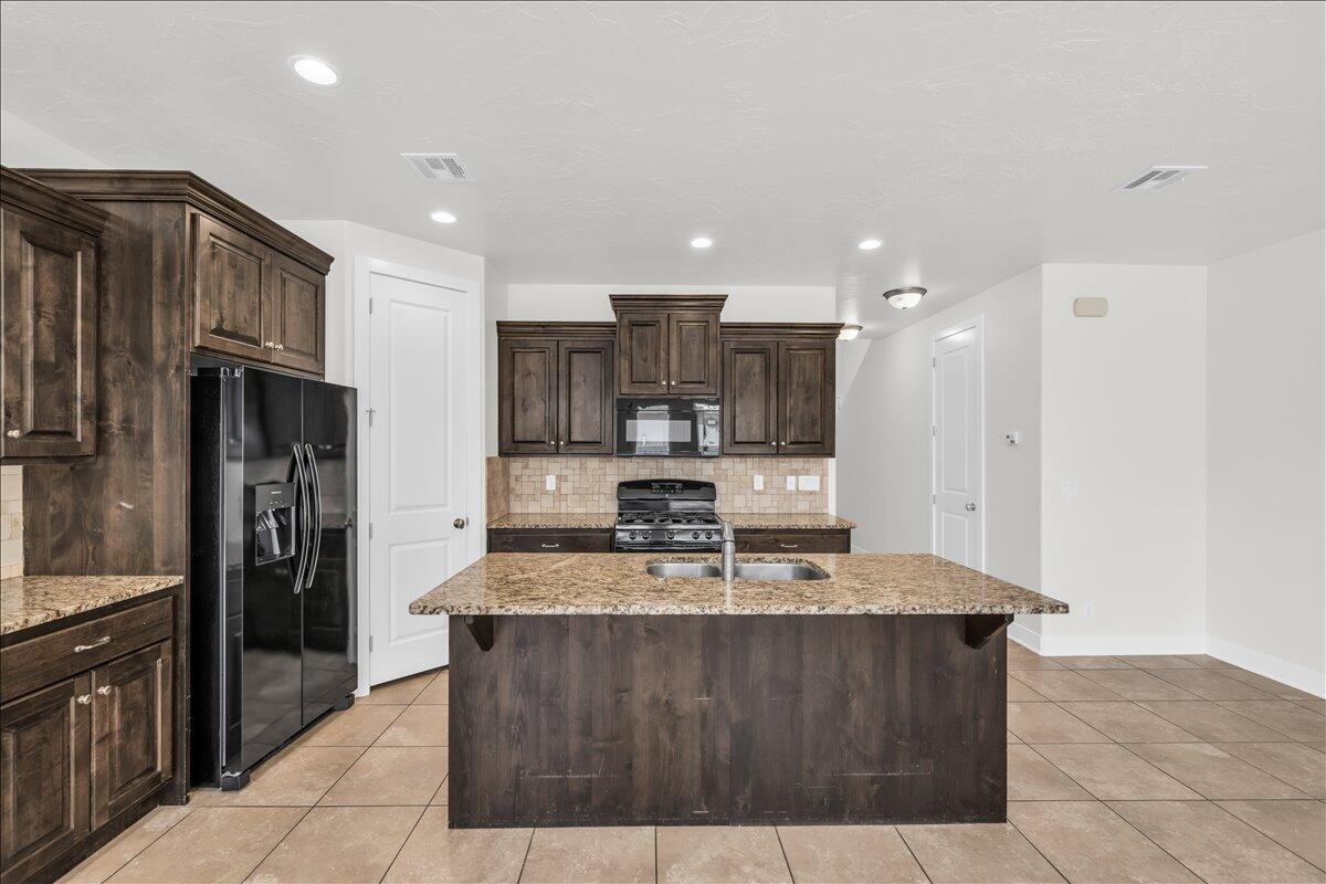 CORAL RIDGE TOWNHOMES - Residential