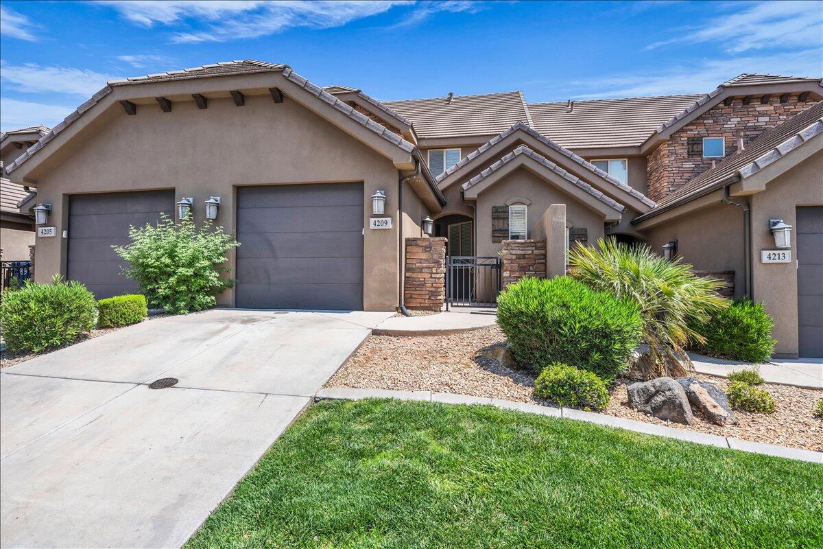 CORAL RIDGE TOWNHOMES - Residential