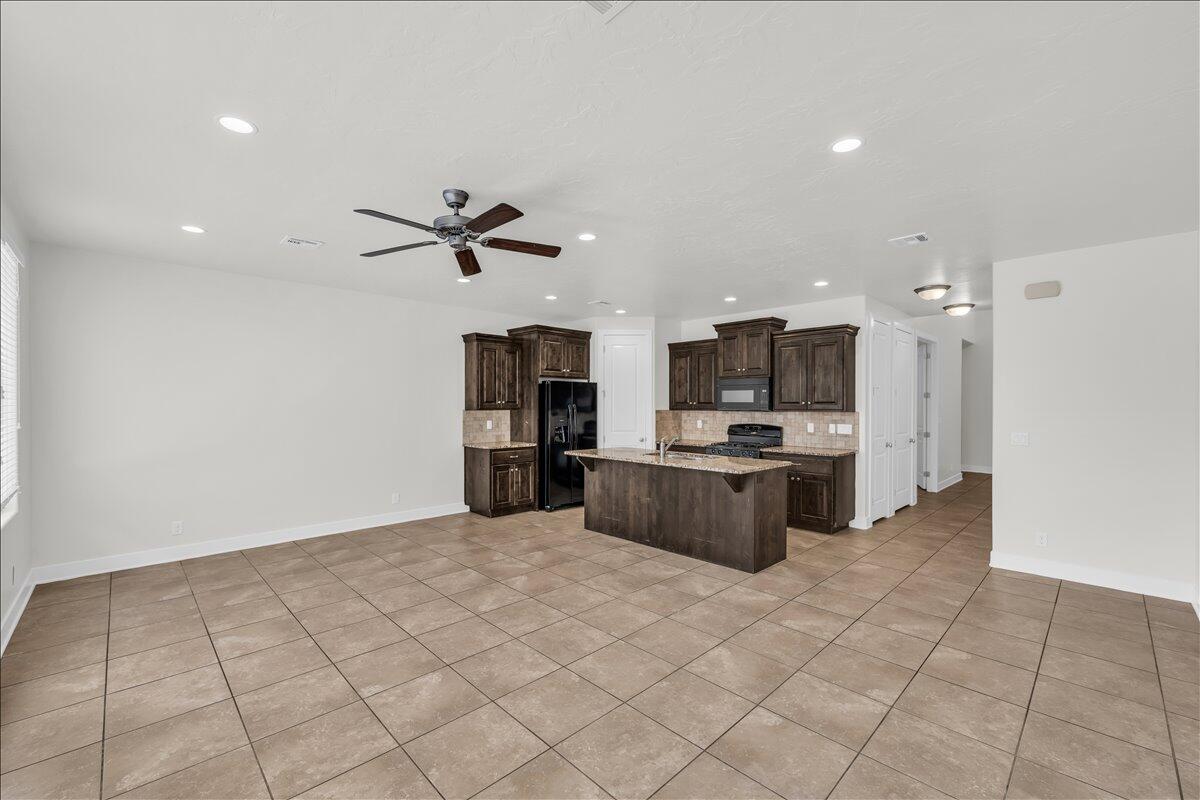 CORAL RIDGE TOWNHOMES - Residential