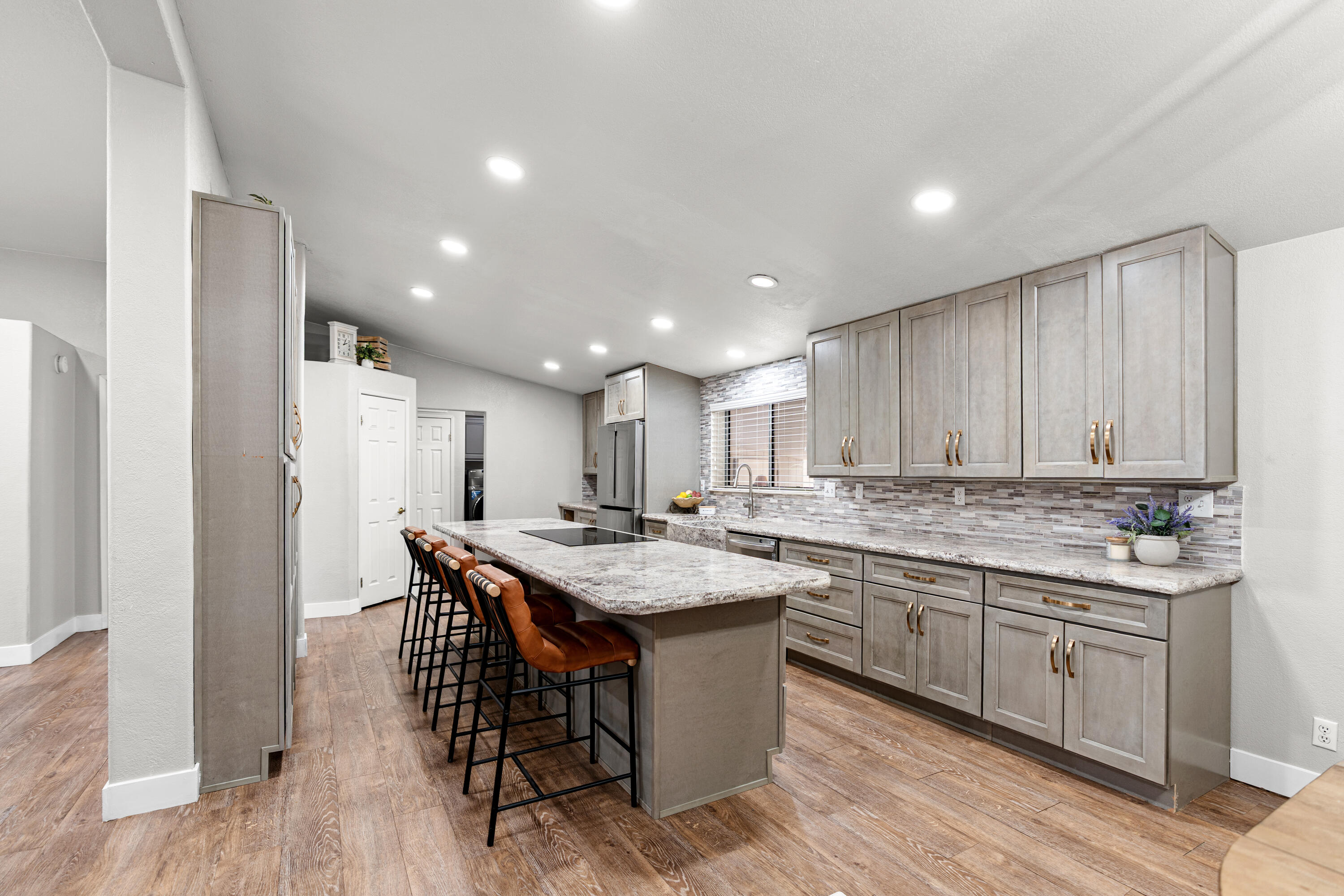 LAVA BLUFF MOBILE HOME PARK - Residential