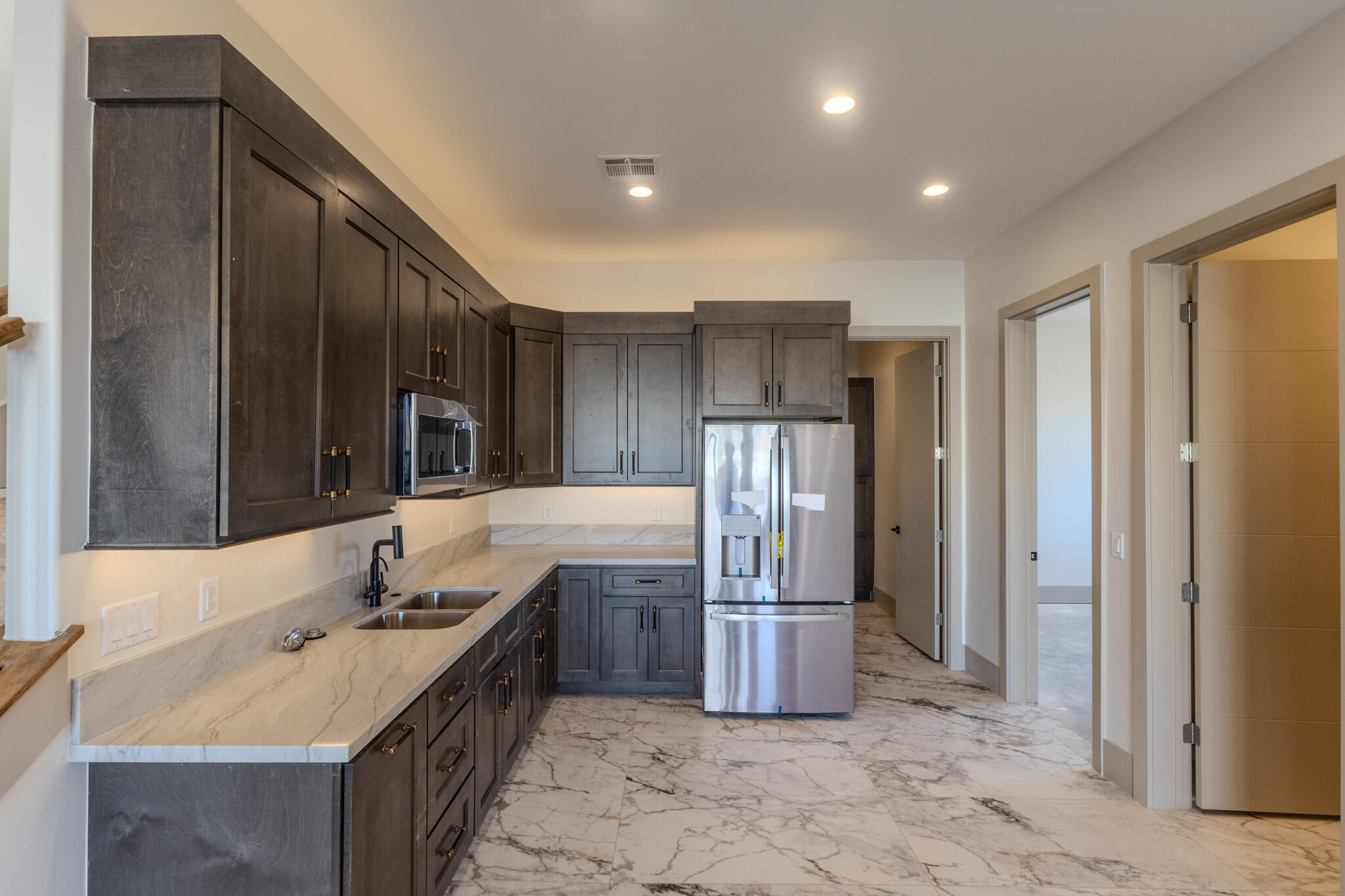 MOUNTAIN VIEW ESTATES - Residential