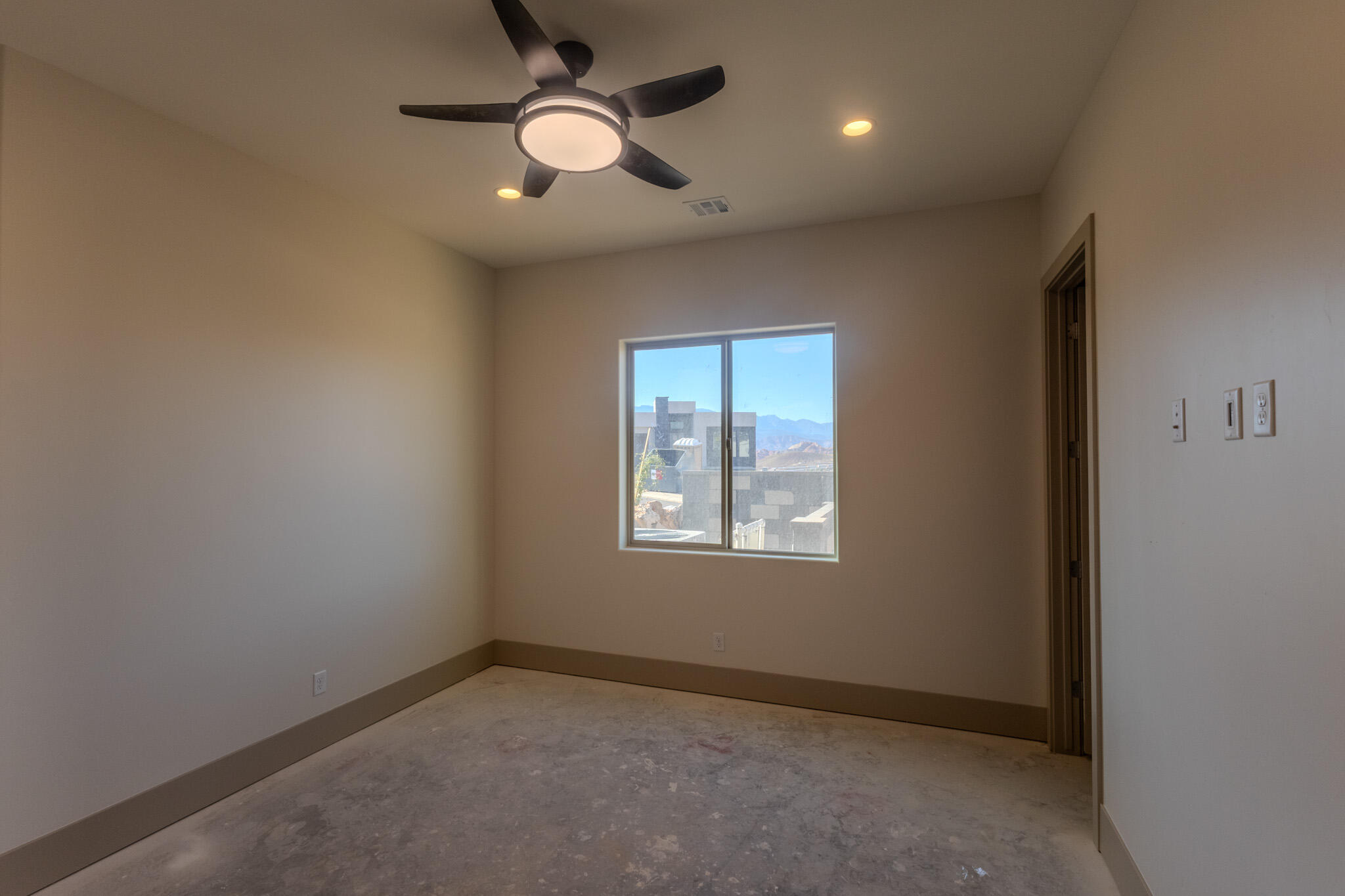 MOUNTAIN VIEW ESTATES - Residential