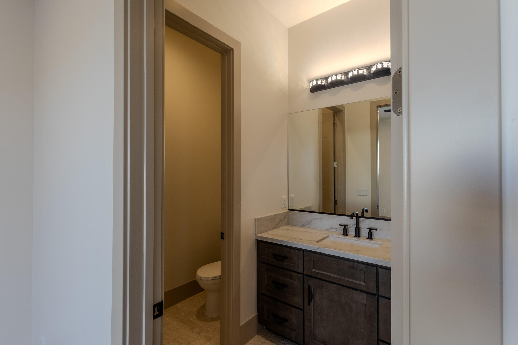 MOUNTAIN VIEW ESTATES - Residential