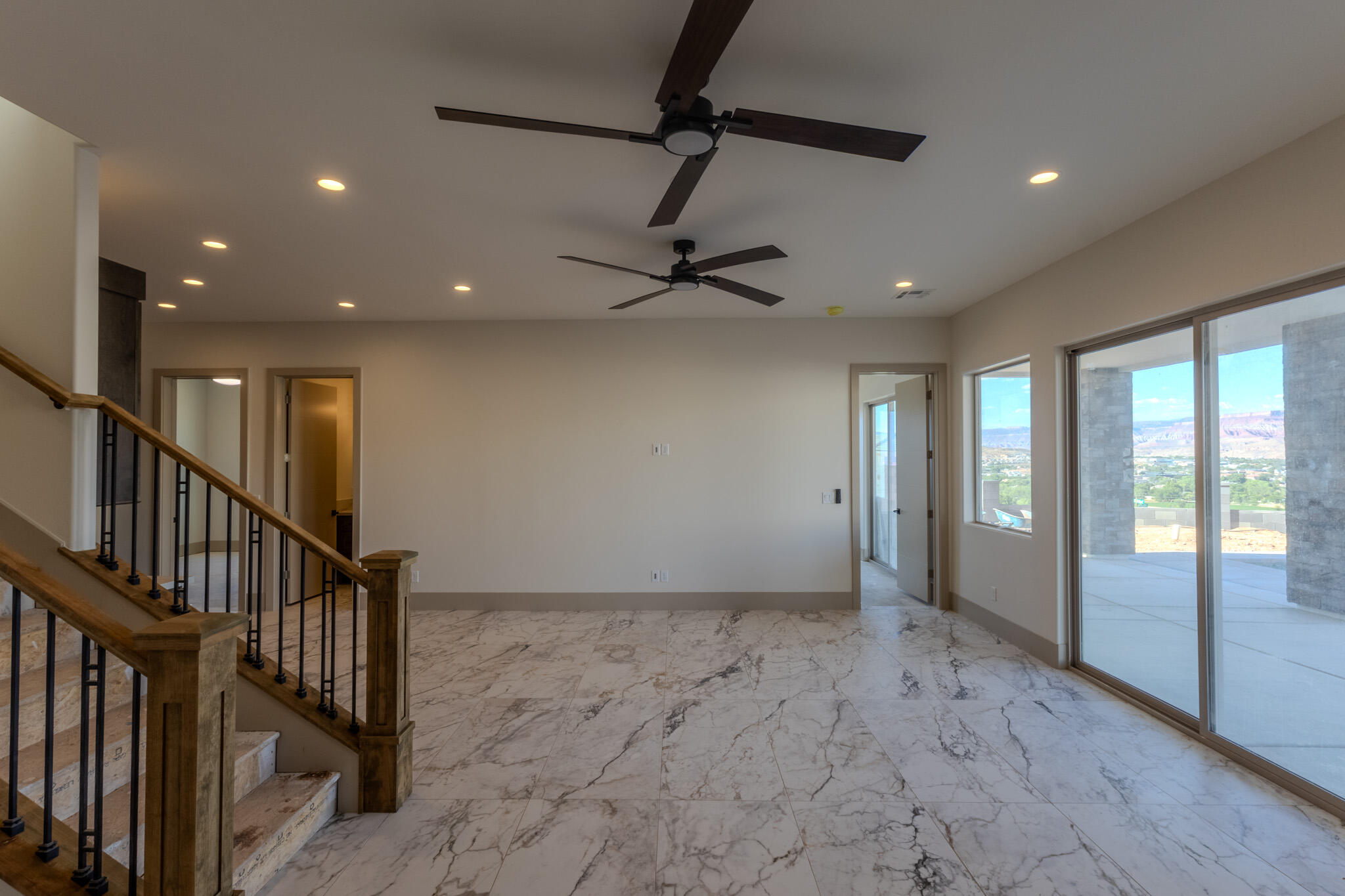 MOUNTAIN VIEW ESTATES - Residential