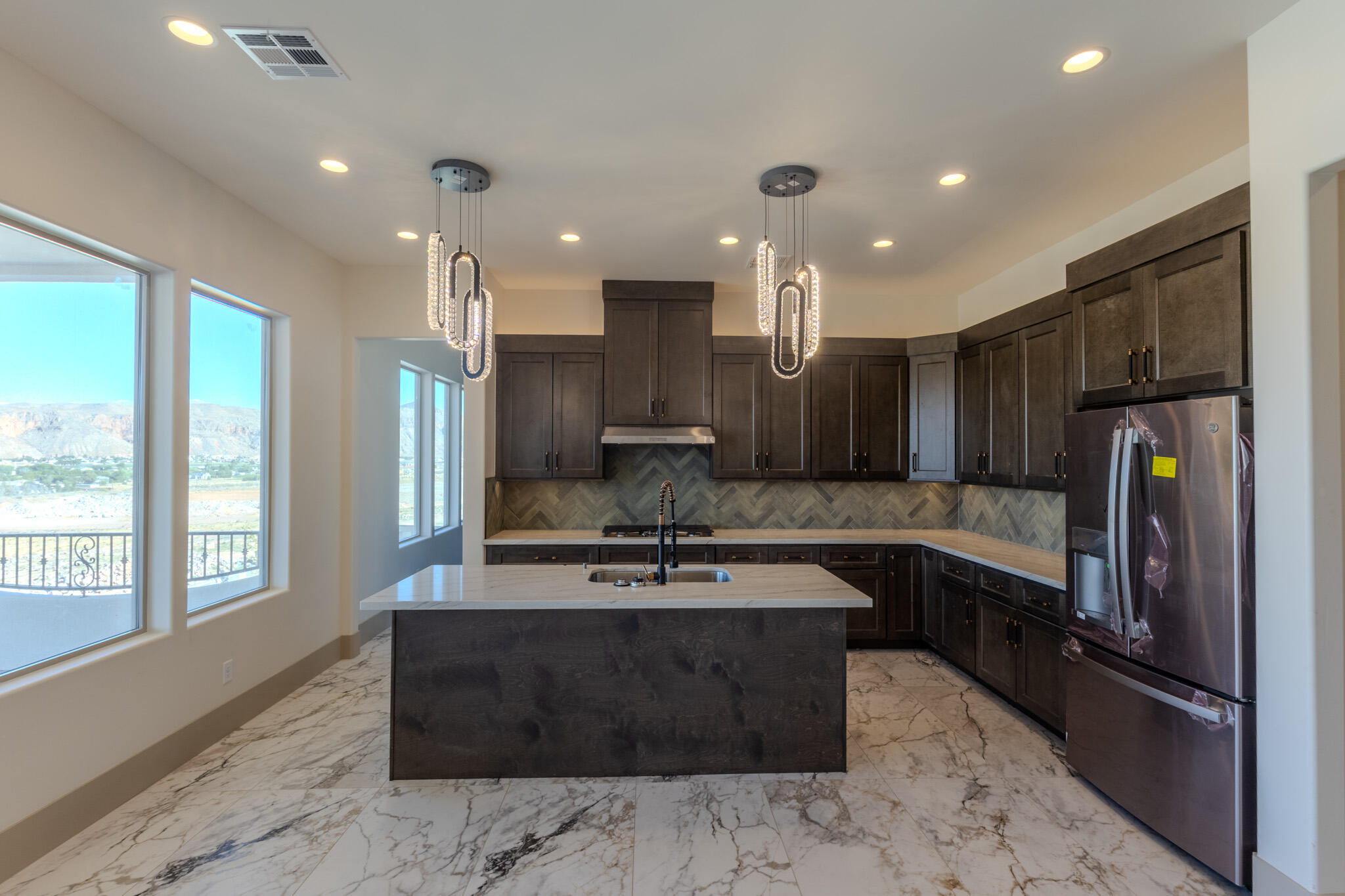 MOUNTAIN VIEW ESTATES - Residential