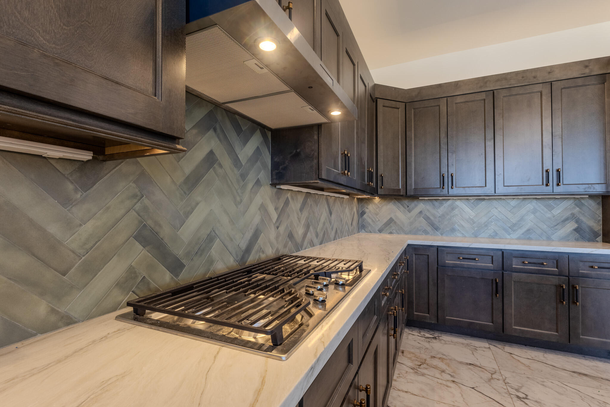 MOUNTAIN VIEW ESTATES - Residential