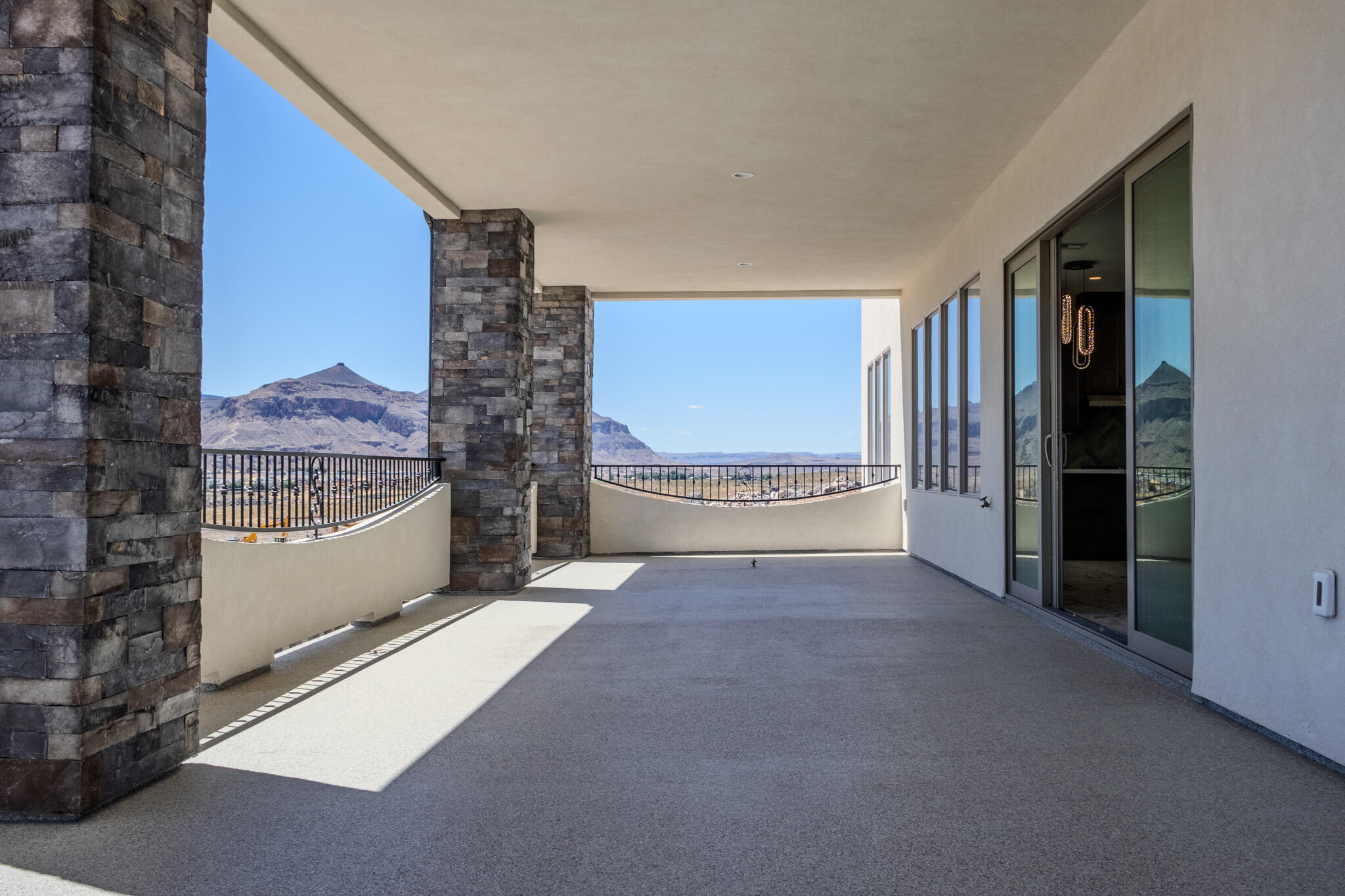 MOUNTAIN VIEW ESTATES - Residential