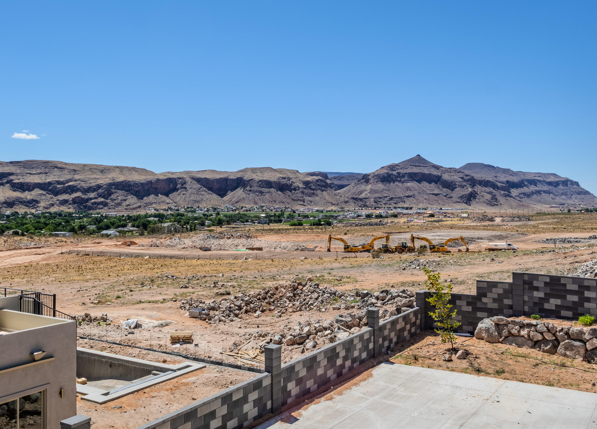 MOUNTAIN VIEW ESTATES - Residential