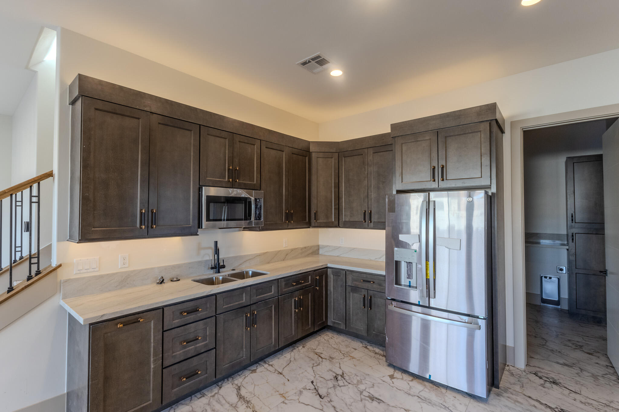 MOUNTAIN VIEW ESTATES - Residential