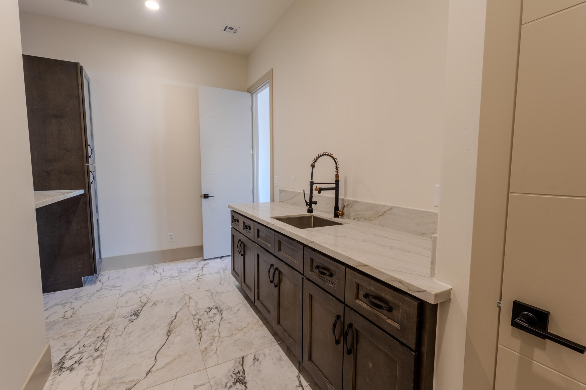 MOUNTAIN VIEW ESTATES - Residential