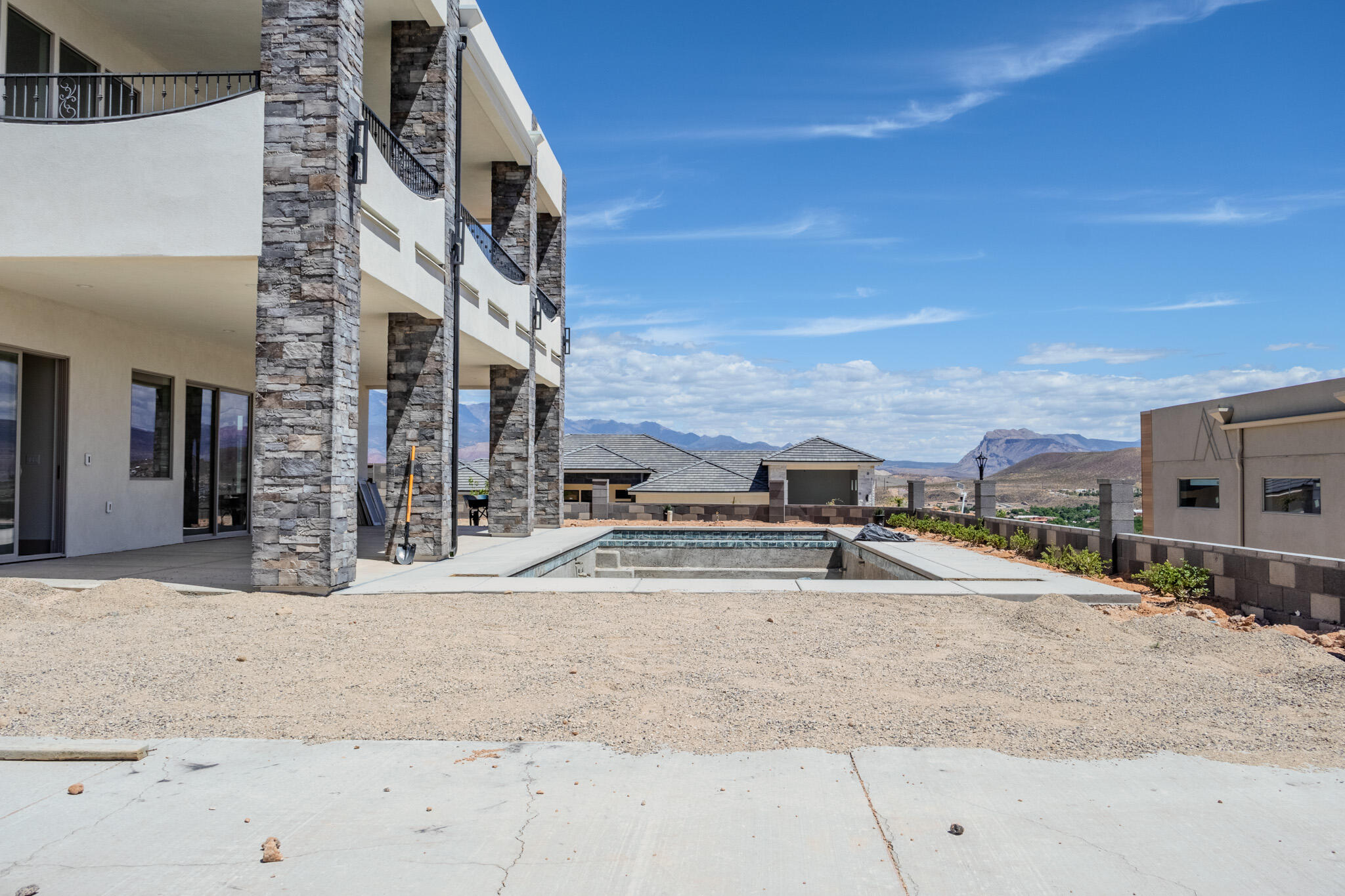 MOUNTAIN VIEW ESTATES - Residential