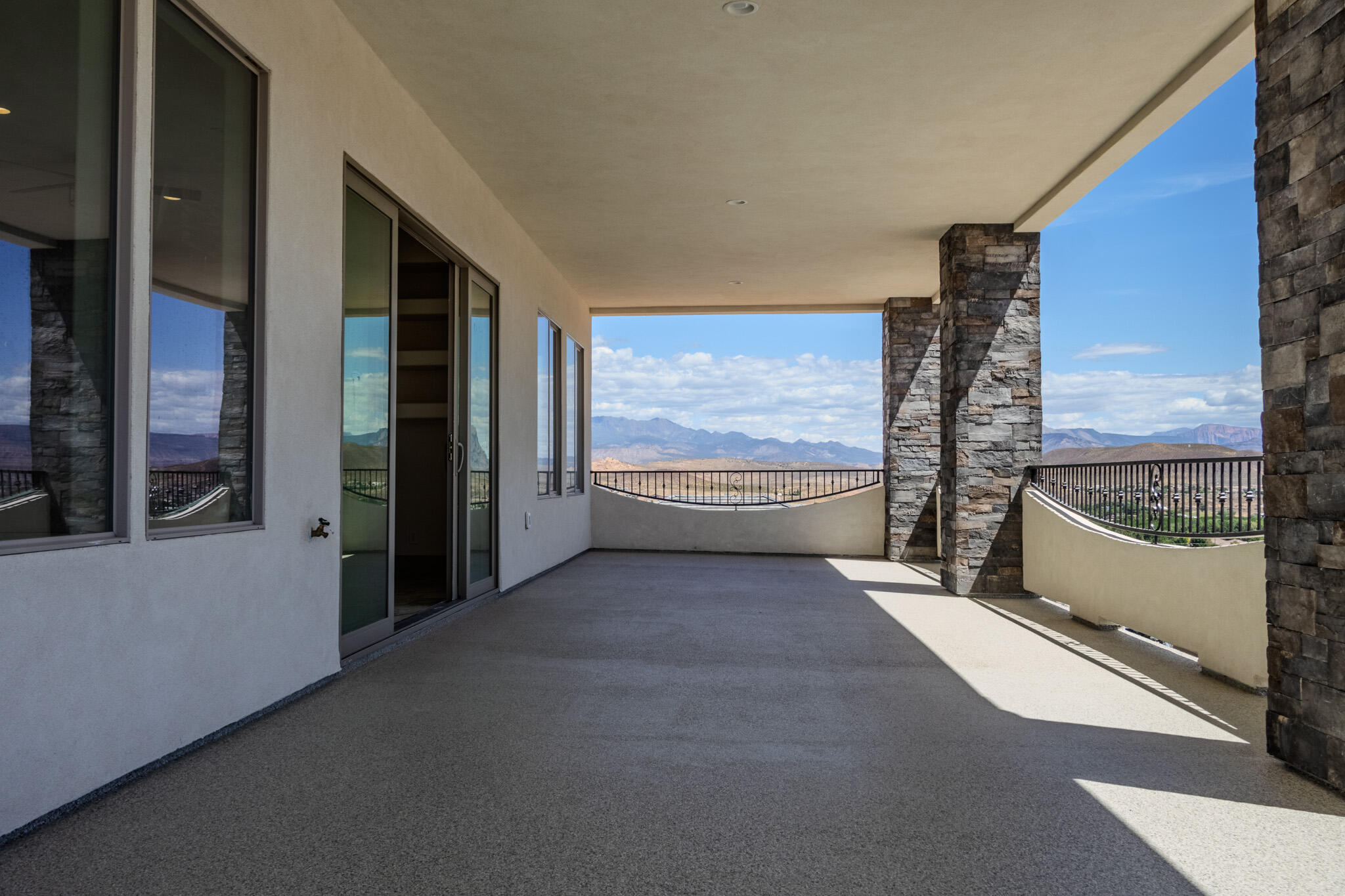 MOUNTAIN VIEW ESTATES - Residential