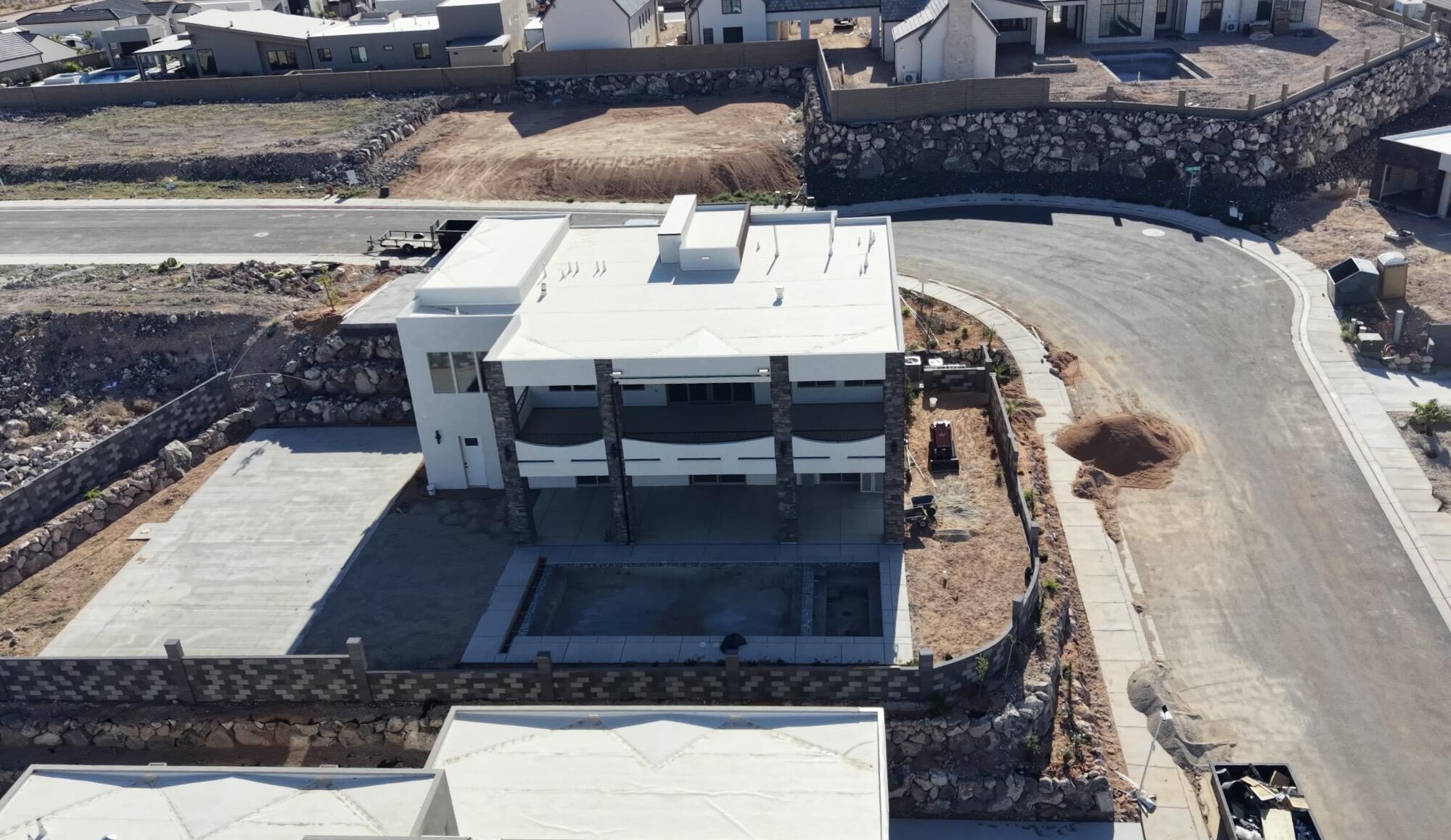 MOUNTAIN VIEW ESTATES - Residential