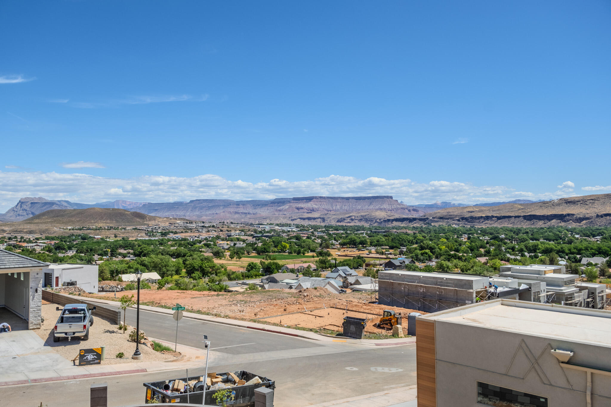 MOUNTAIN VIEW ESTATES - Residential