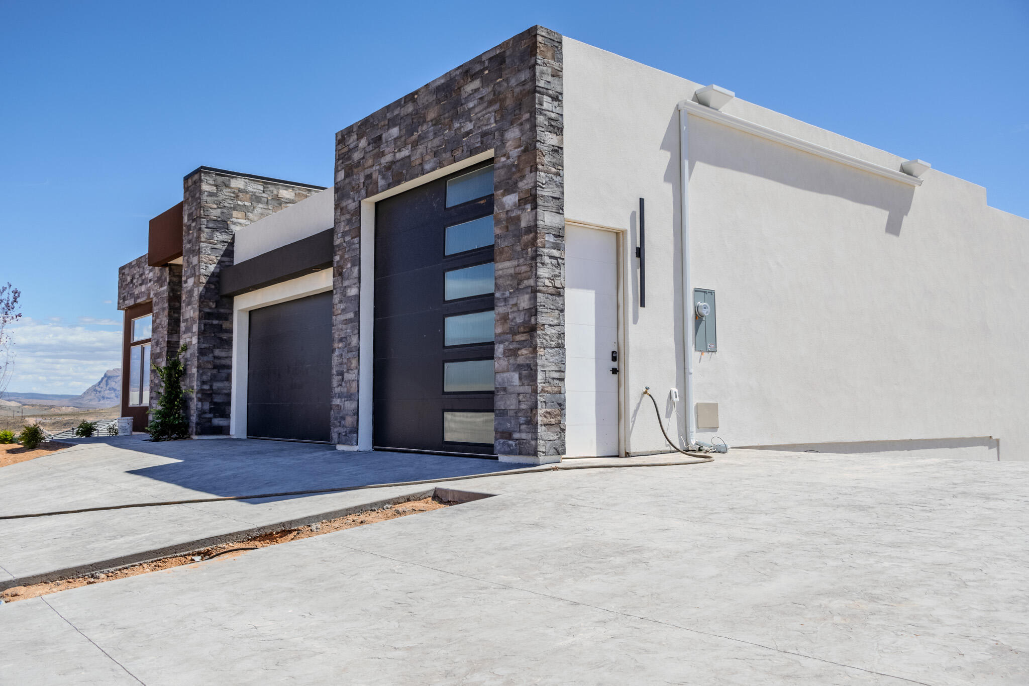 MOUNTAIN VIEW ESTATES - Residential