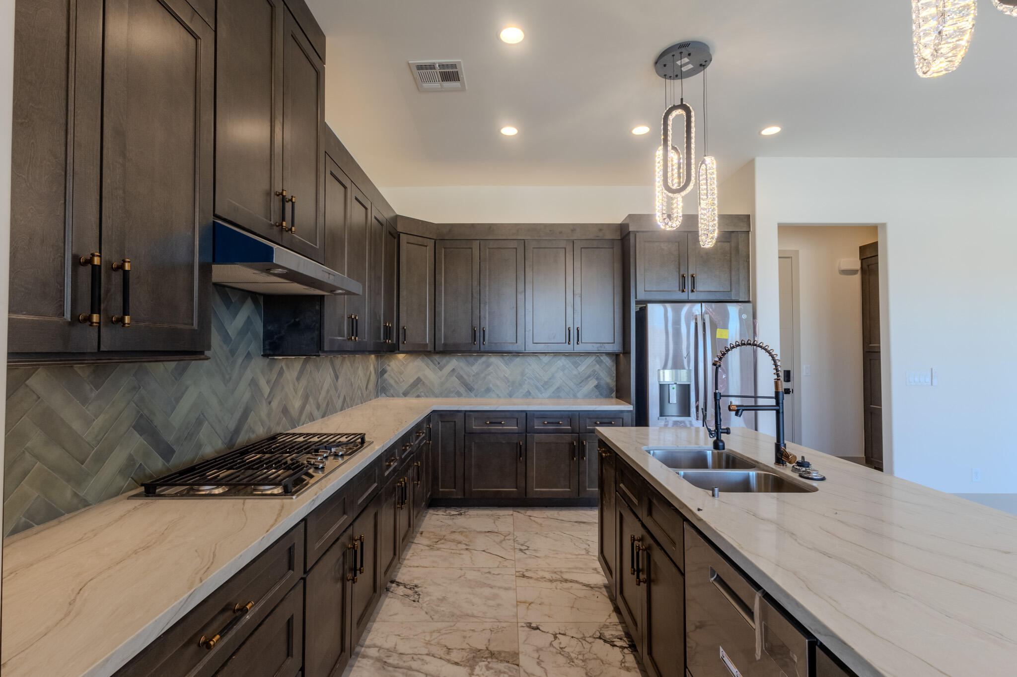 MOUNTAIN VIEW ESTATES - Residential