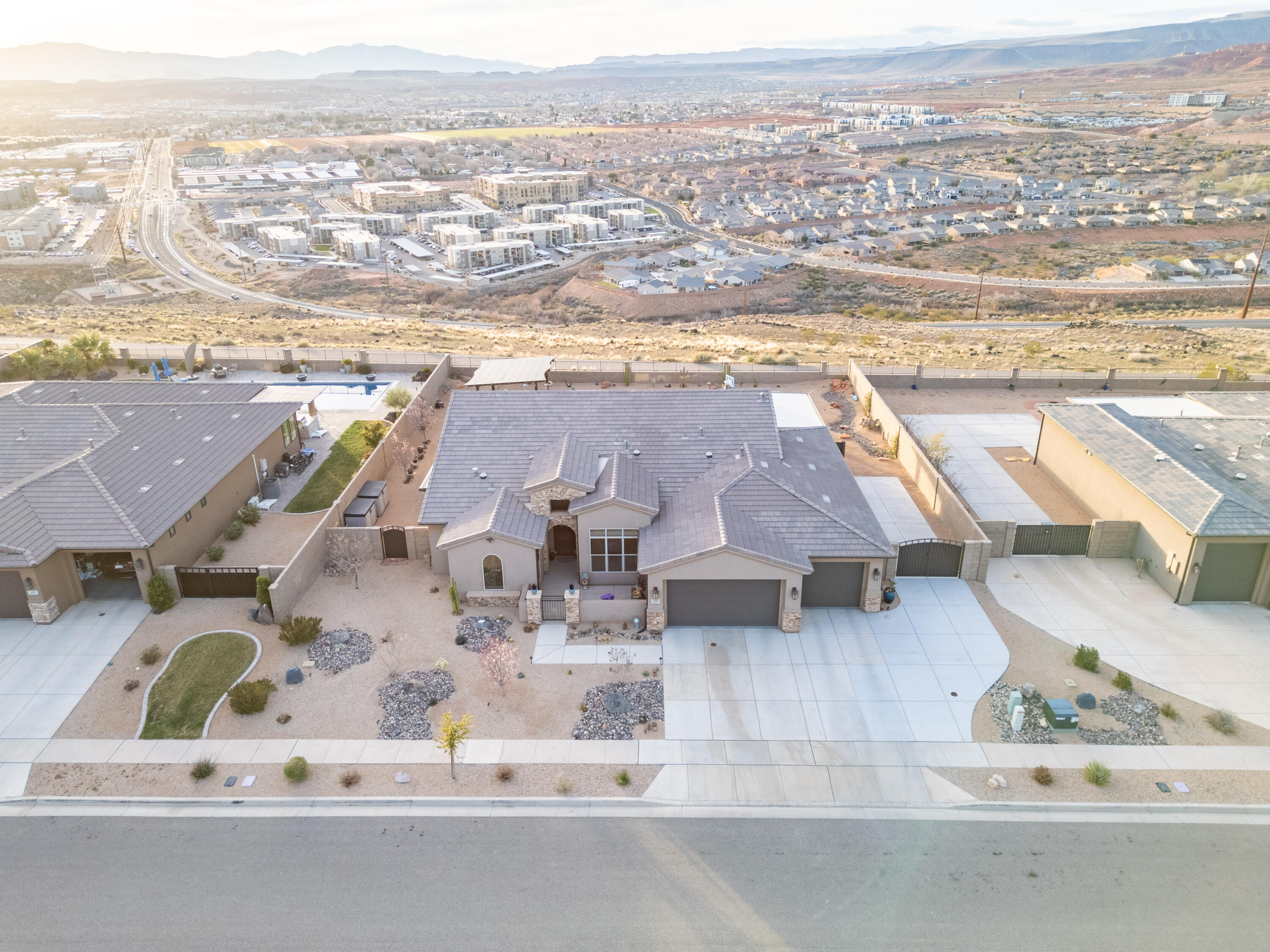 VIEWS AT CORAL CANYON - Residential