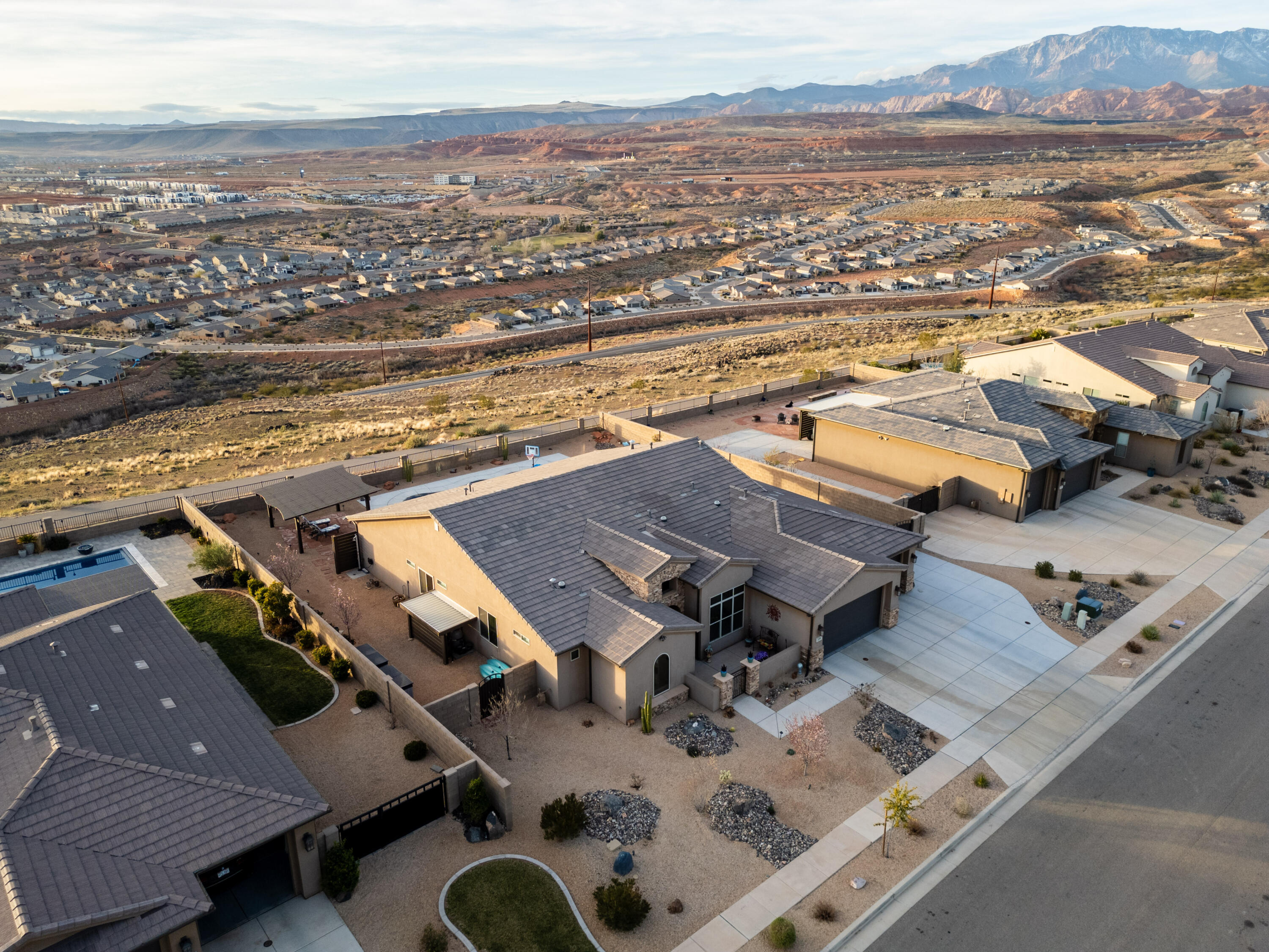 VIEWS AT CORAL CANYON - Residential
