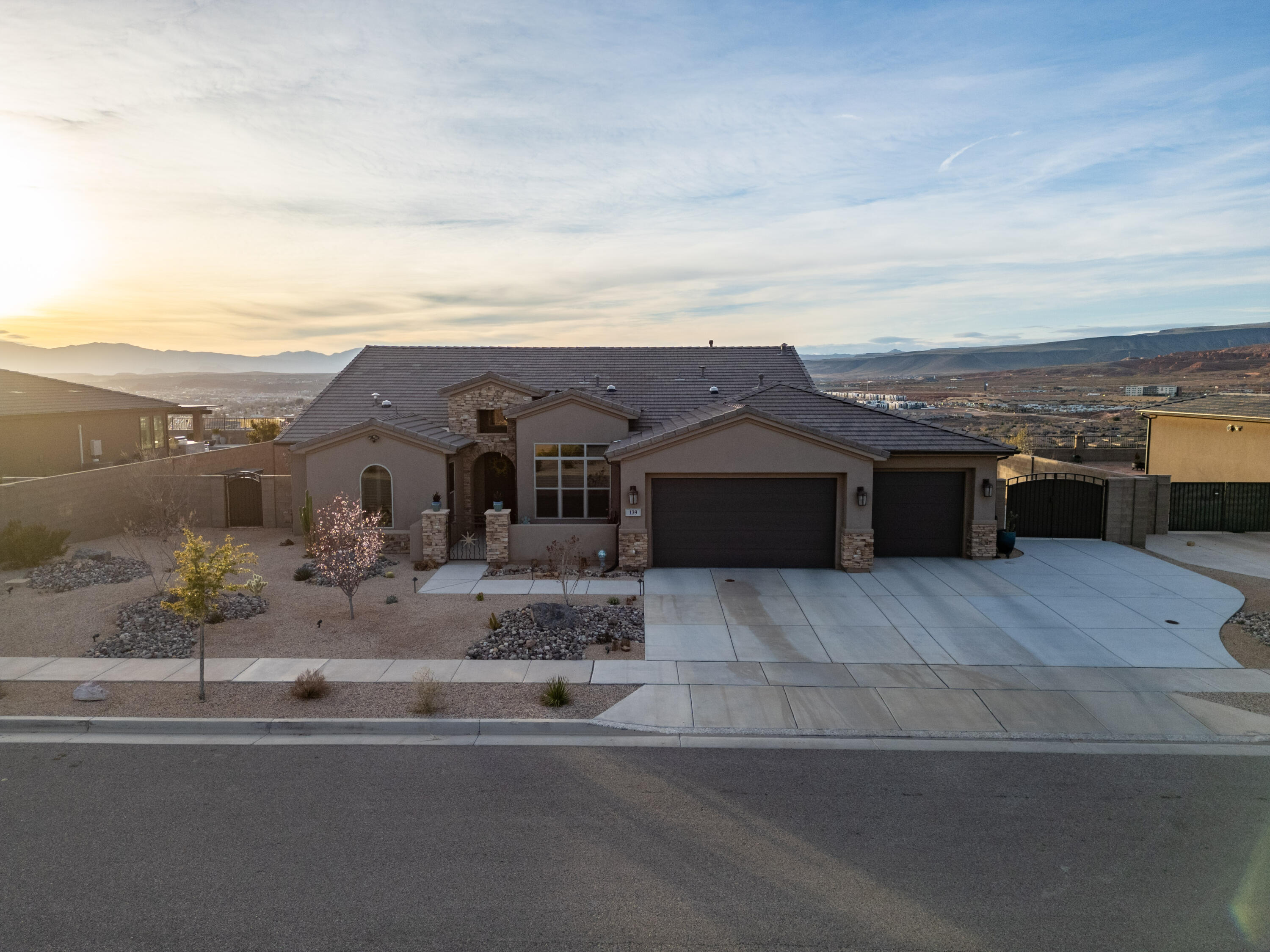 VIEWS AT CORAL CANYON - Residential