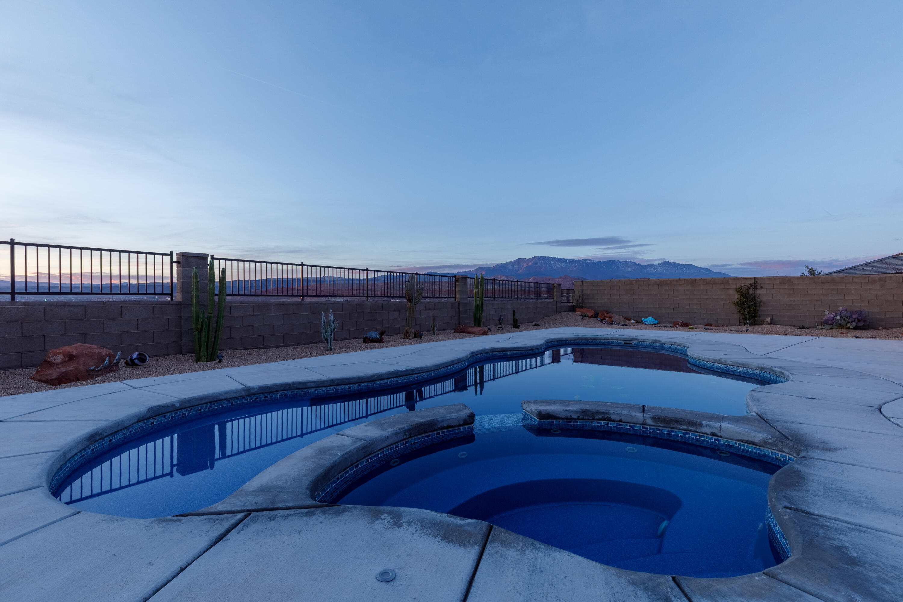 VIEWS AT CORAL CANYON - Residential