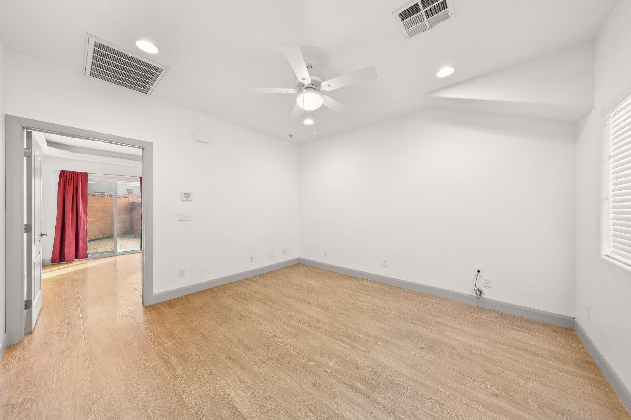 BLOOMINGTON HILLS - Residential
