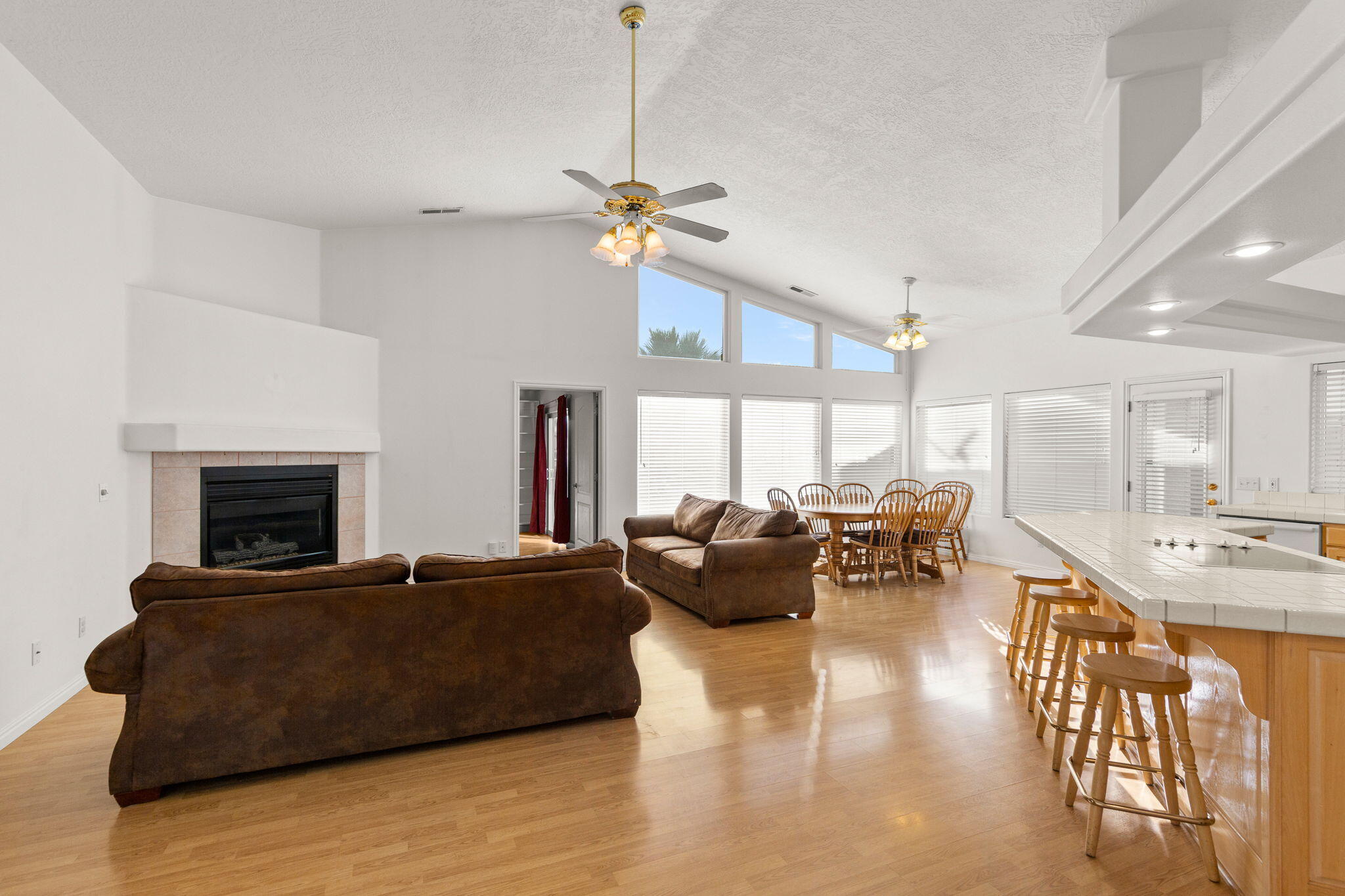 BLOOMINGTON HILLS - Residential