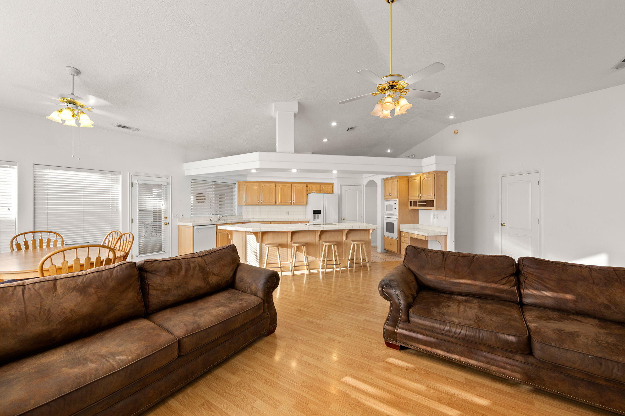 BLOOMINGTON HILLS - Residential