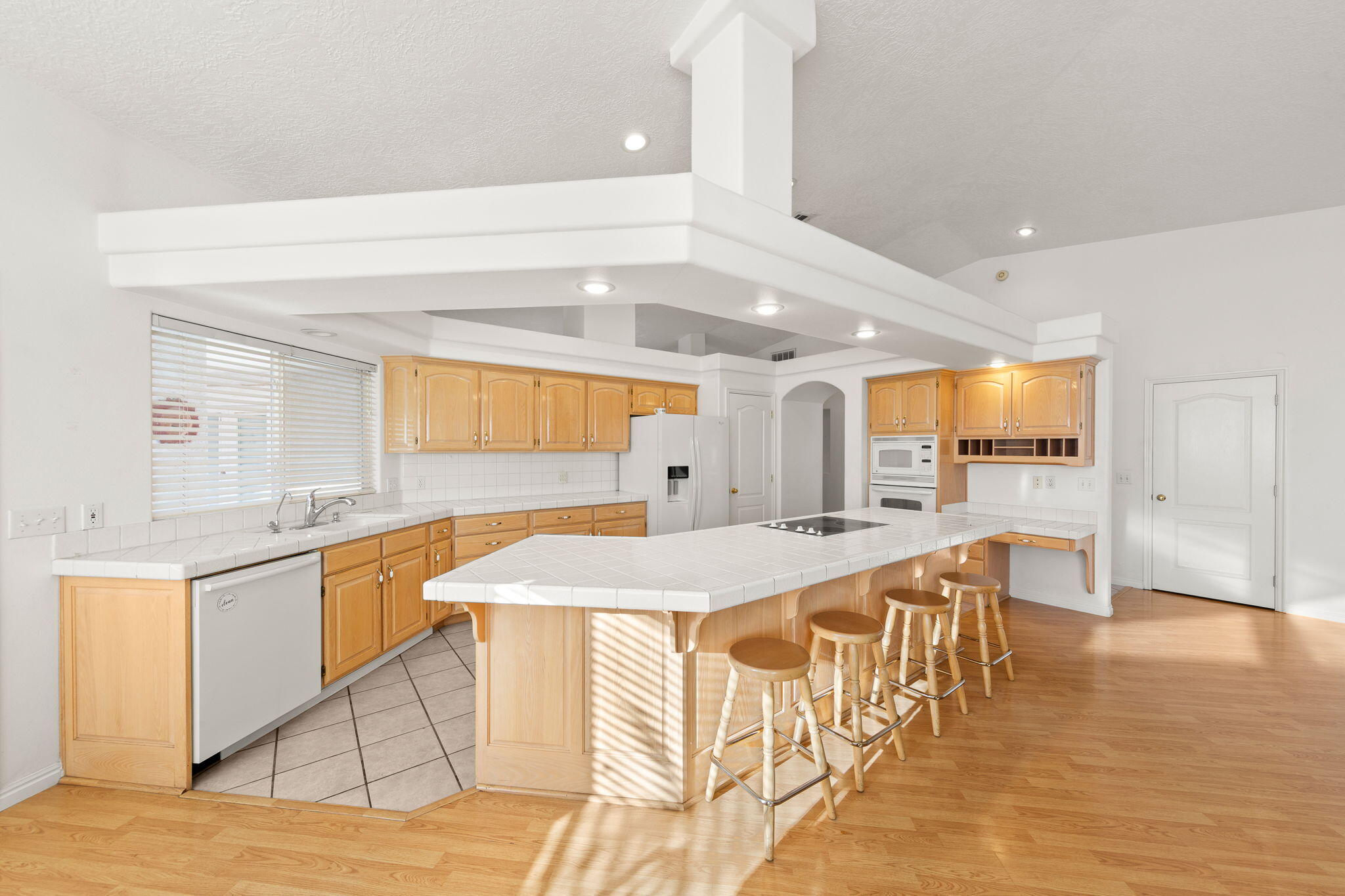 BLOOMINGTON HILLS - Residential