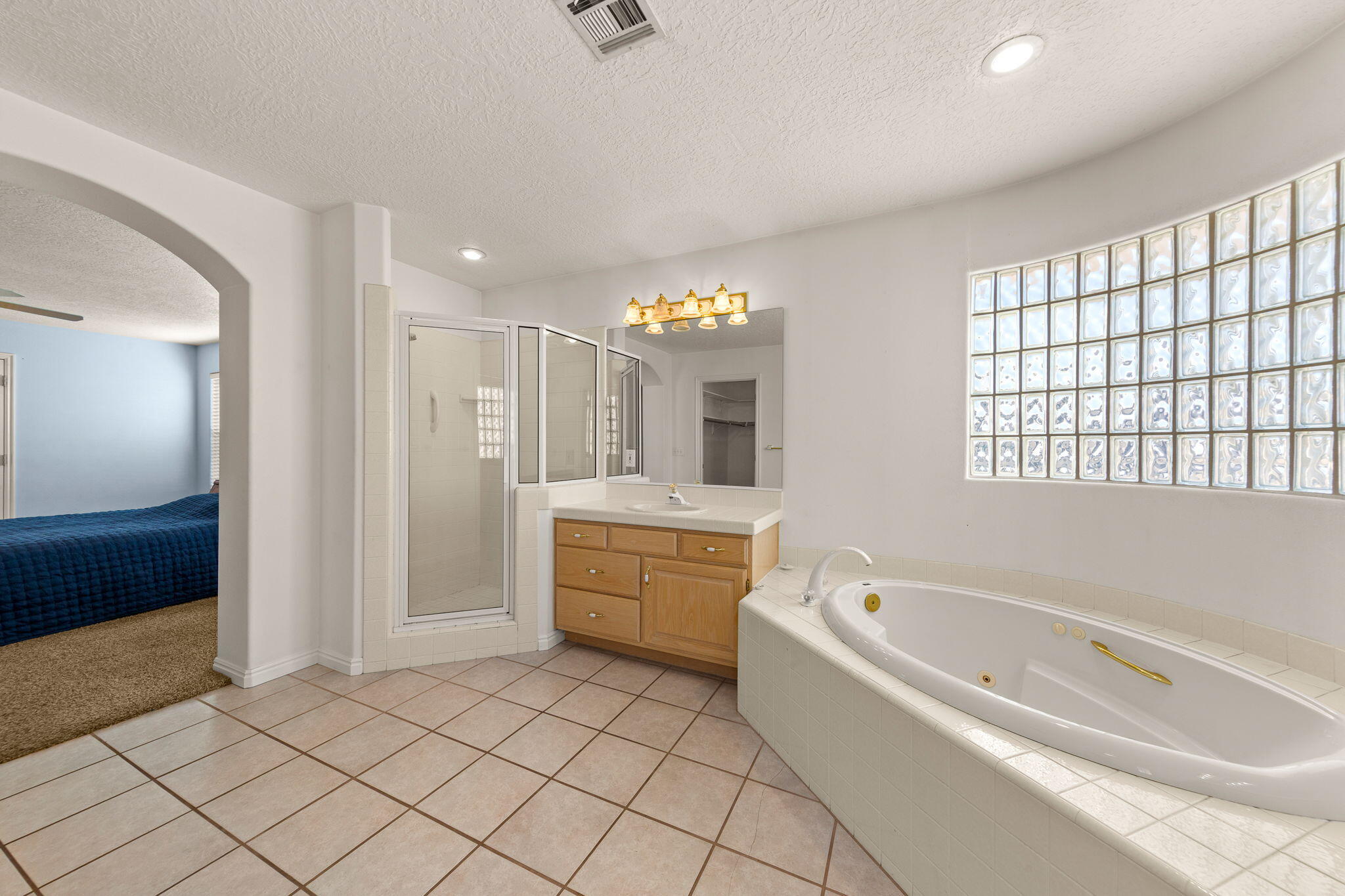 BLOOMINGTON HILLS - Residential