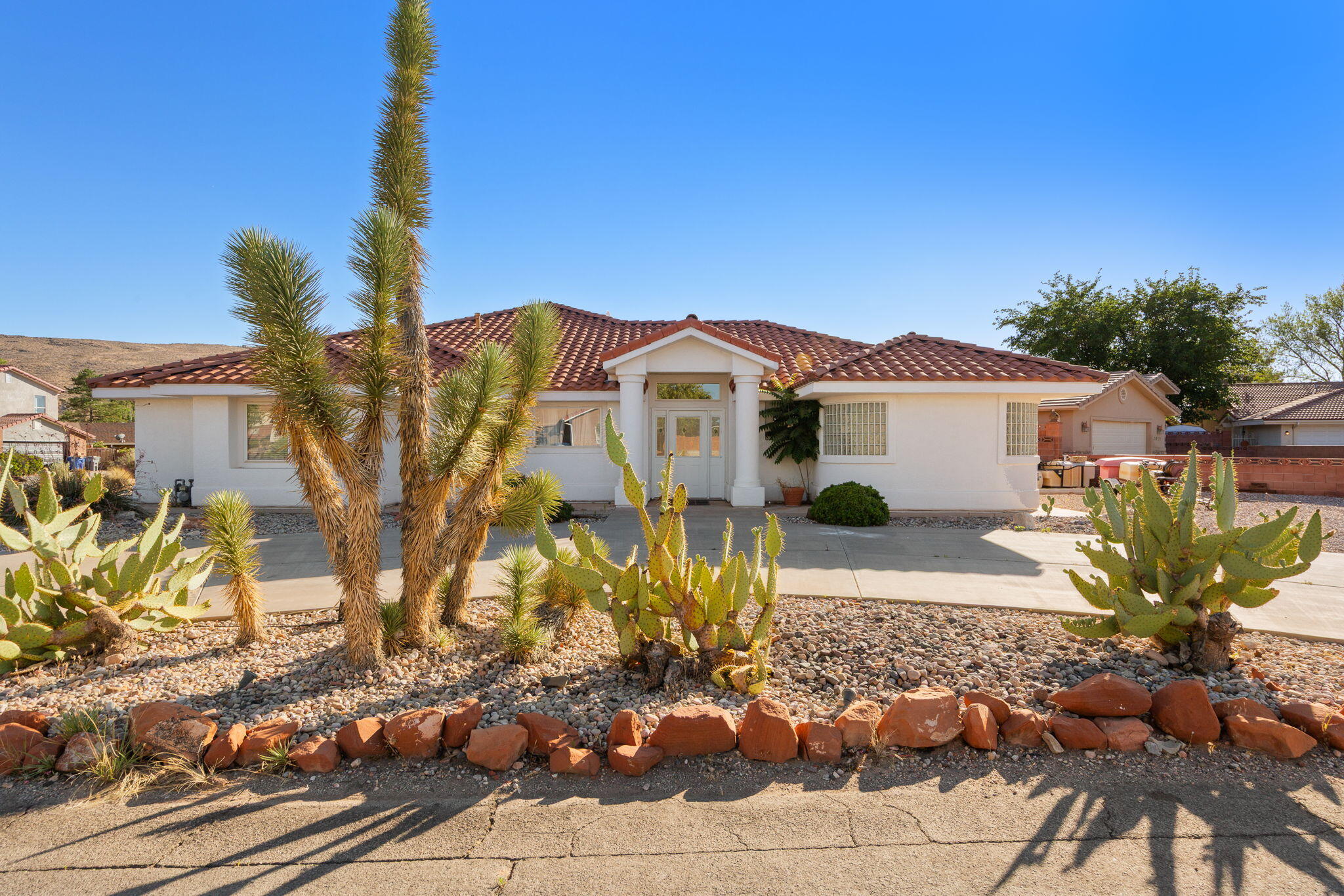 BLOOMINGTON HILLS - Residential