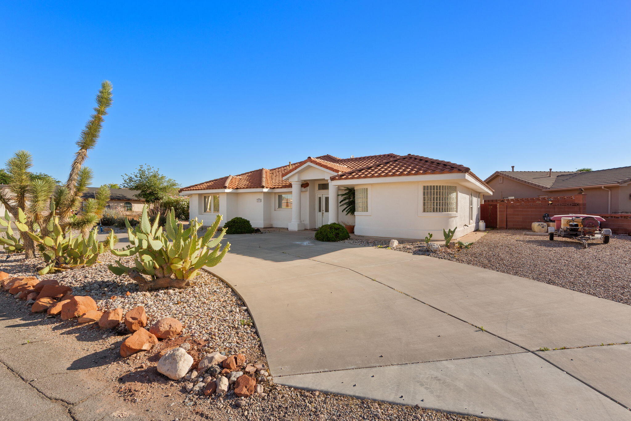 BLOOMINGTON HILLS - Residential