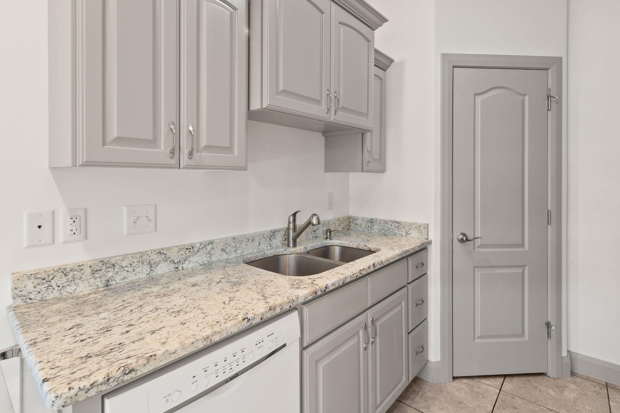 BLOOMINGTON HILLS - Residential