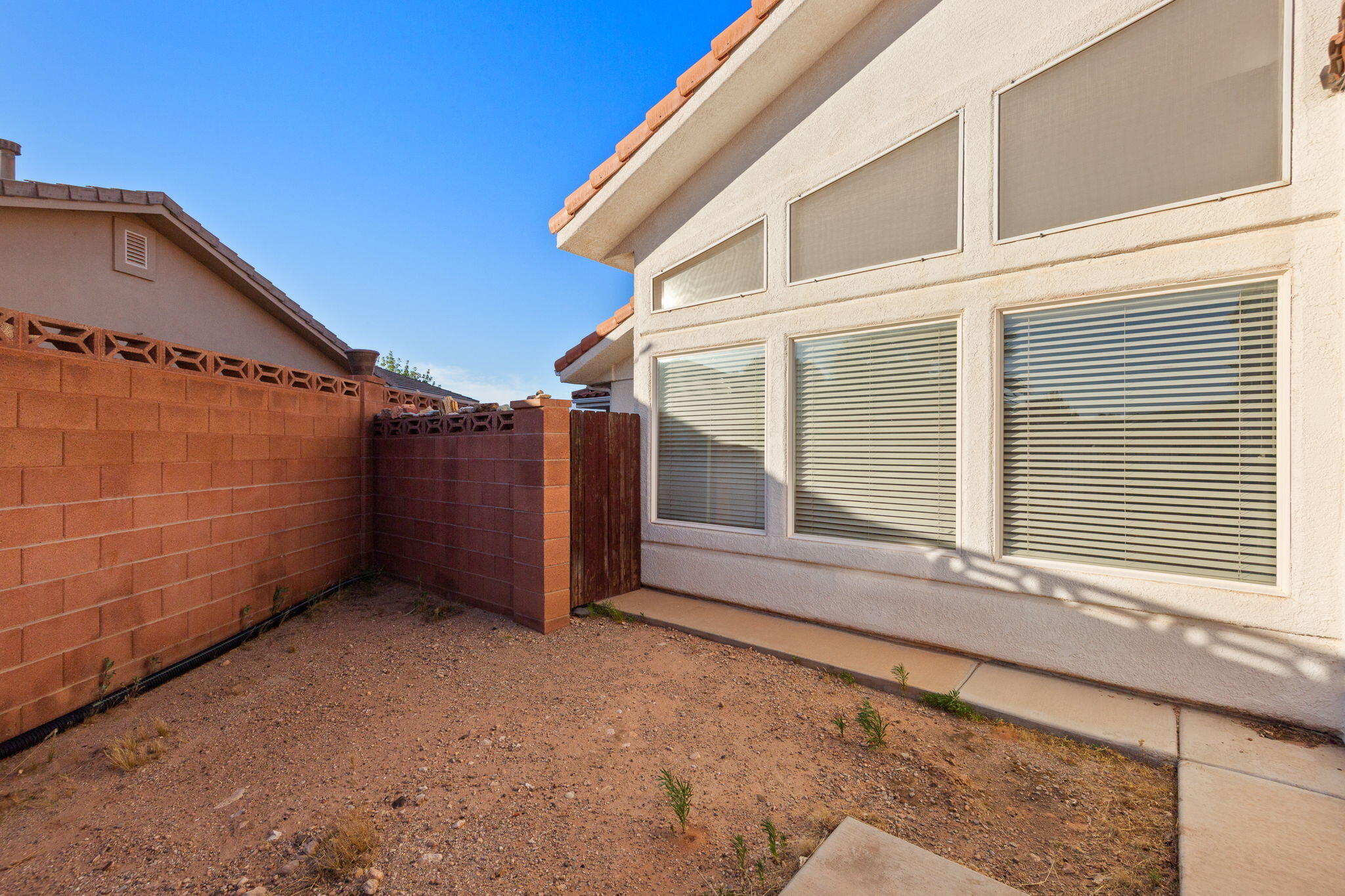 BLOOMINGTON HILLS - Residential
