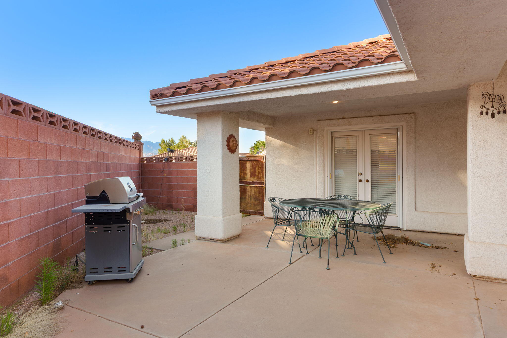 BLOOMINGTON HILLS - Residential