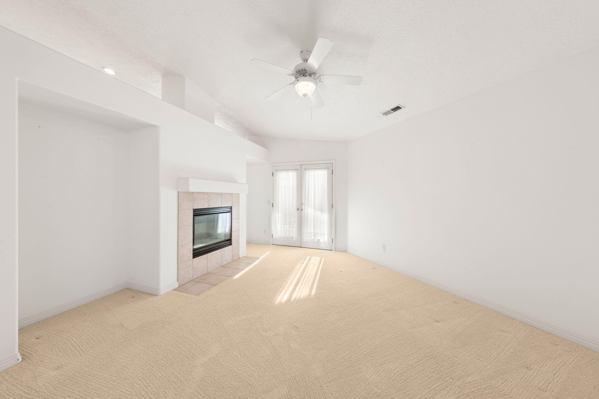 BLOOMINGTON HILLS - Residential