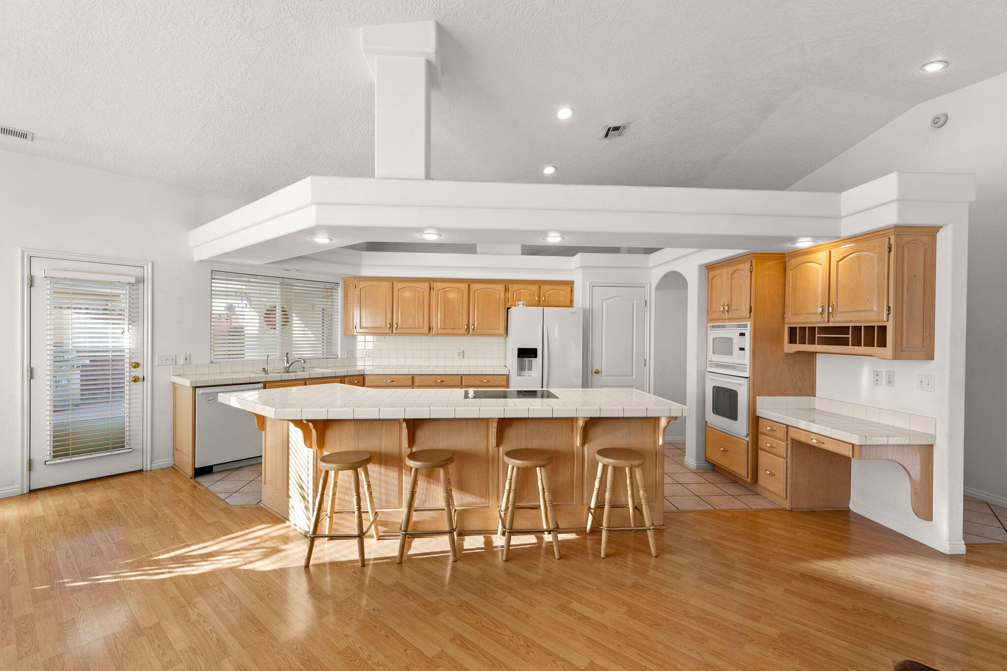 BLOOMINGTON HILLS - Residential