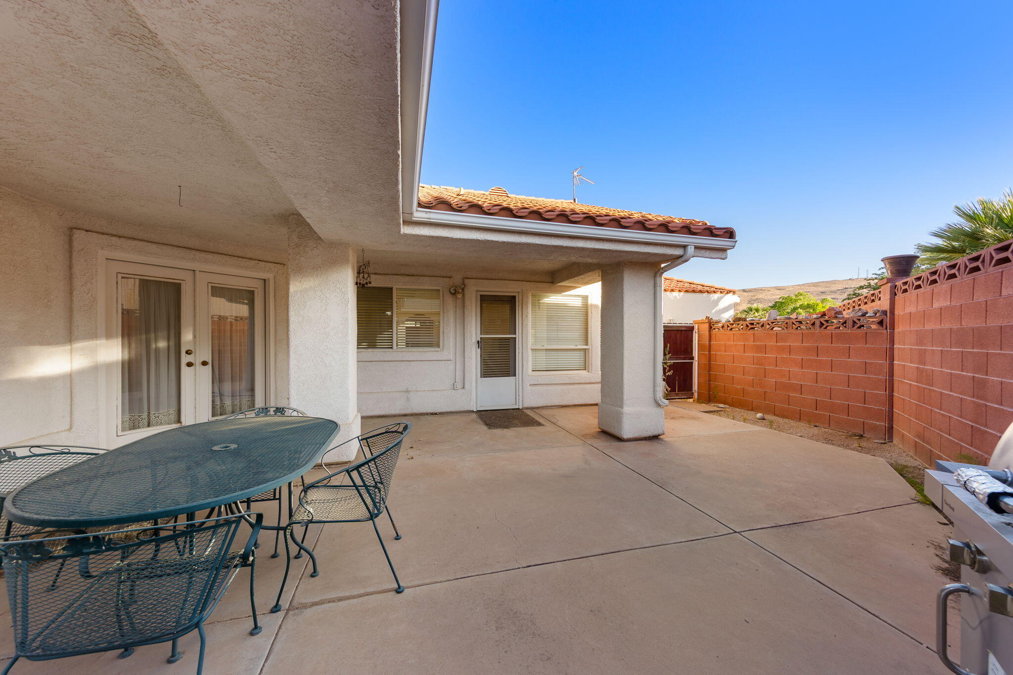 BLOOMINGTON HILLS - Residential