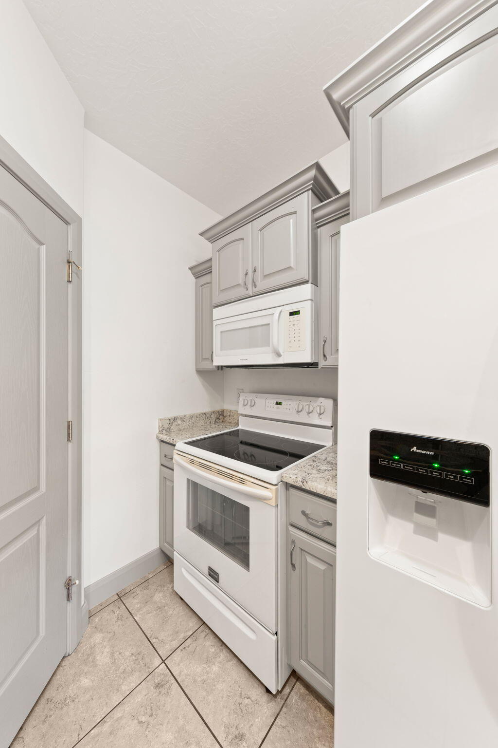 BLOOMINGTON HILLS - Residential