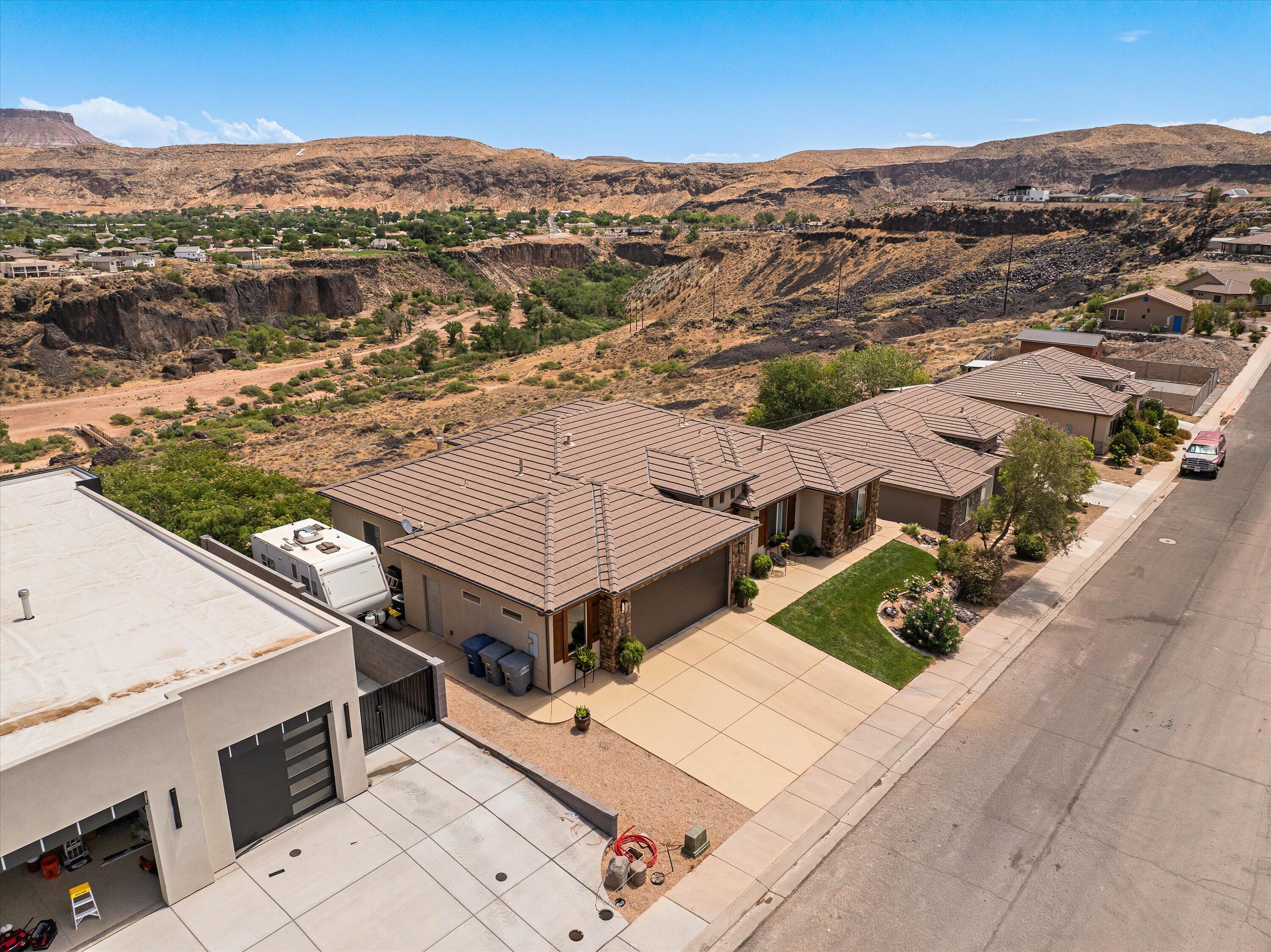 SUNSET RIDGE - Residential
