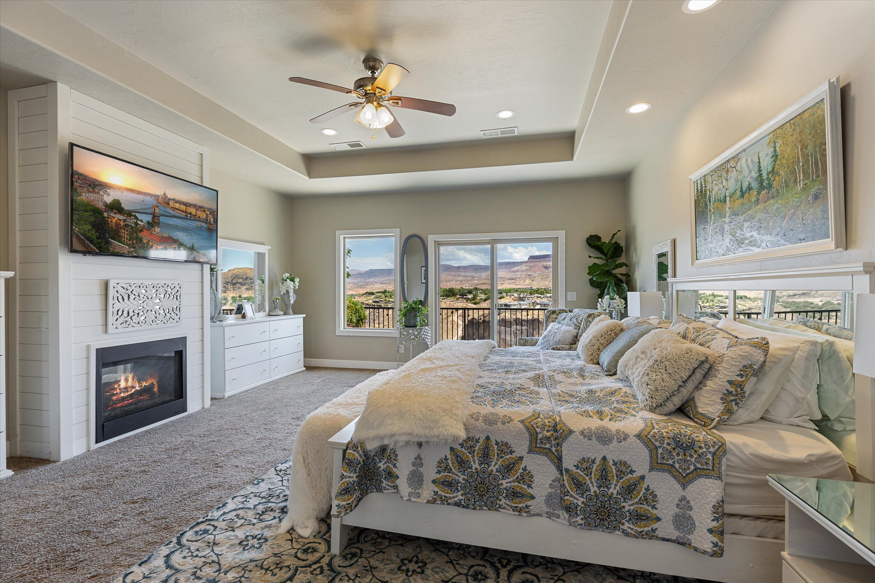 SUNSET RIDGE - Residential