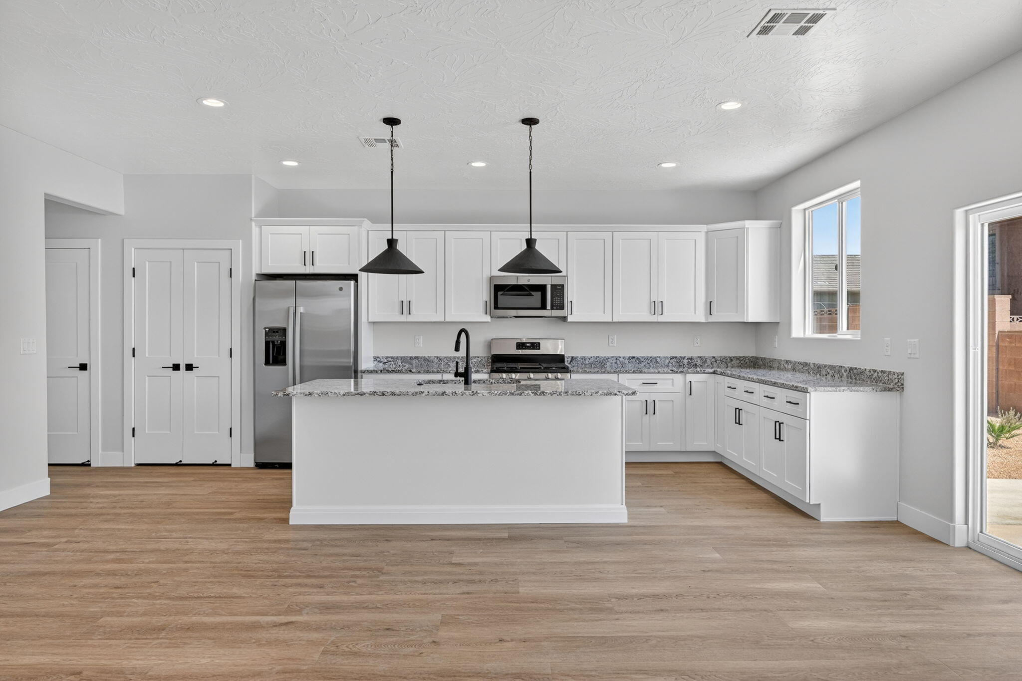 HURRICANE HOLLOW - Residential