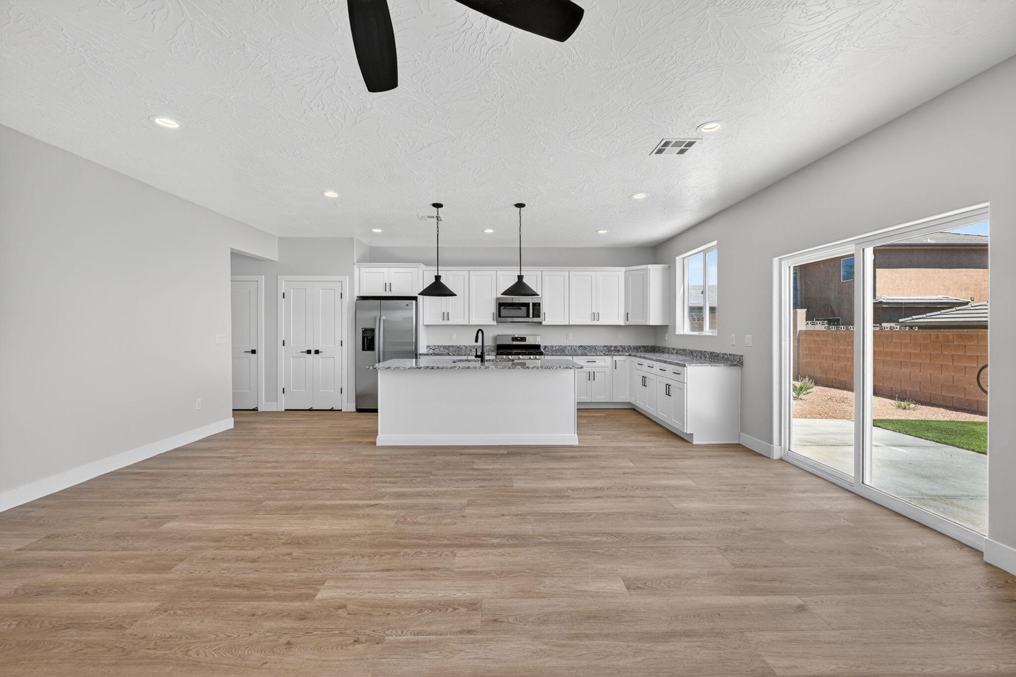 HURRICANE HOLLOW - Residential