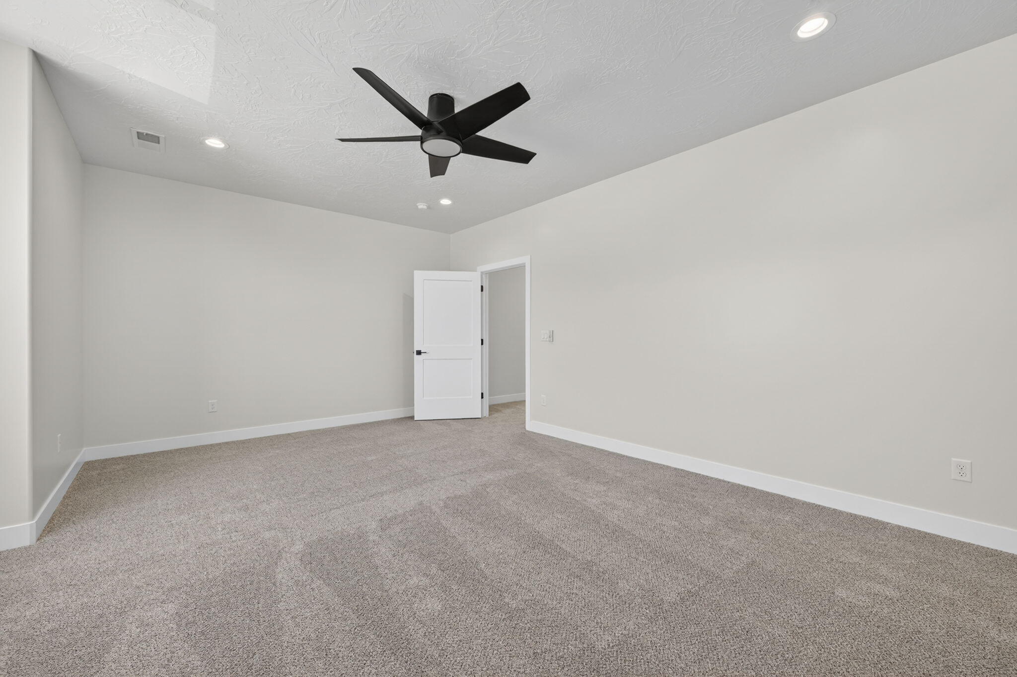 HURRICANE HOLLOW - Residential
