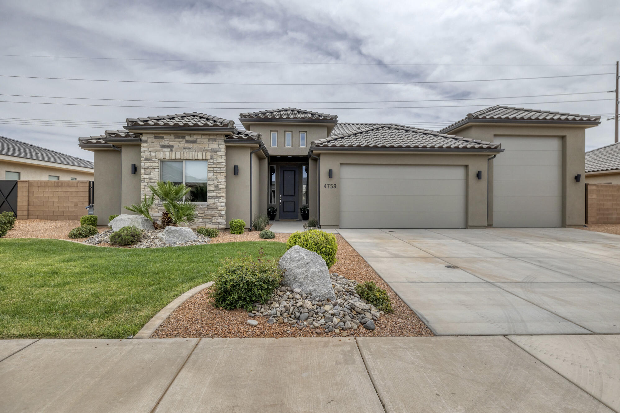 SEDERO AT DESERT SANDS - Residential