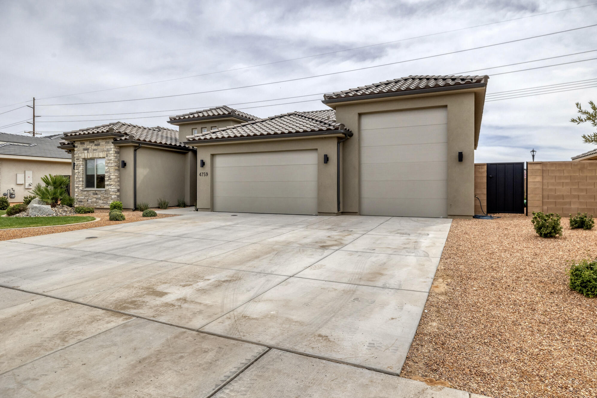 SEDERO AT DESERT SANDS - Residential