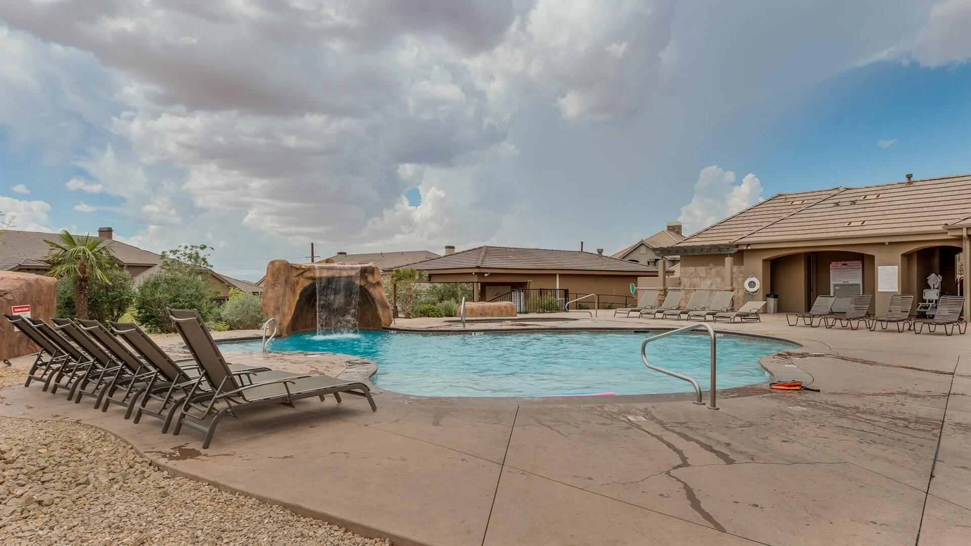 CORAL RIDGE TOWNHOMES - Residential