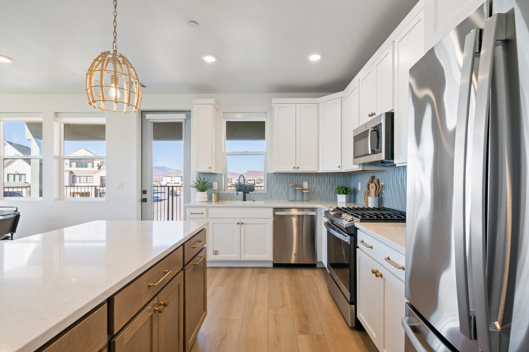 DESERT COLOR CONDOS - Residential