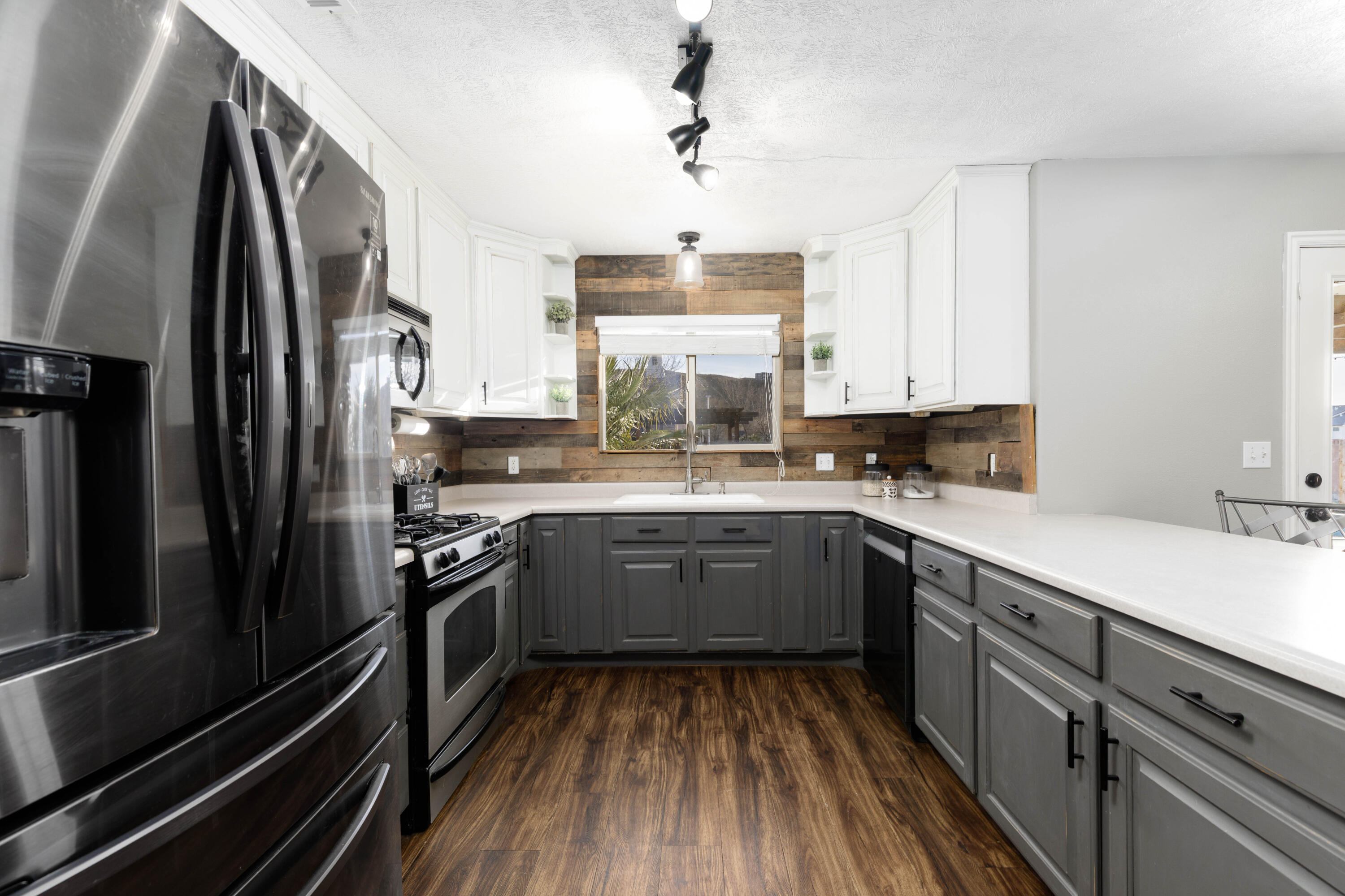 MEADOW LANE ESTATES - Residential