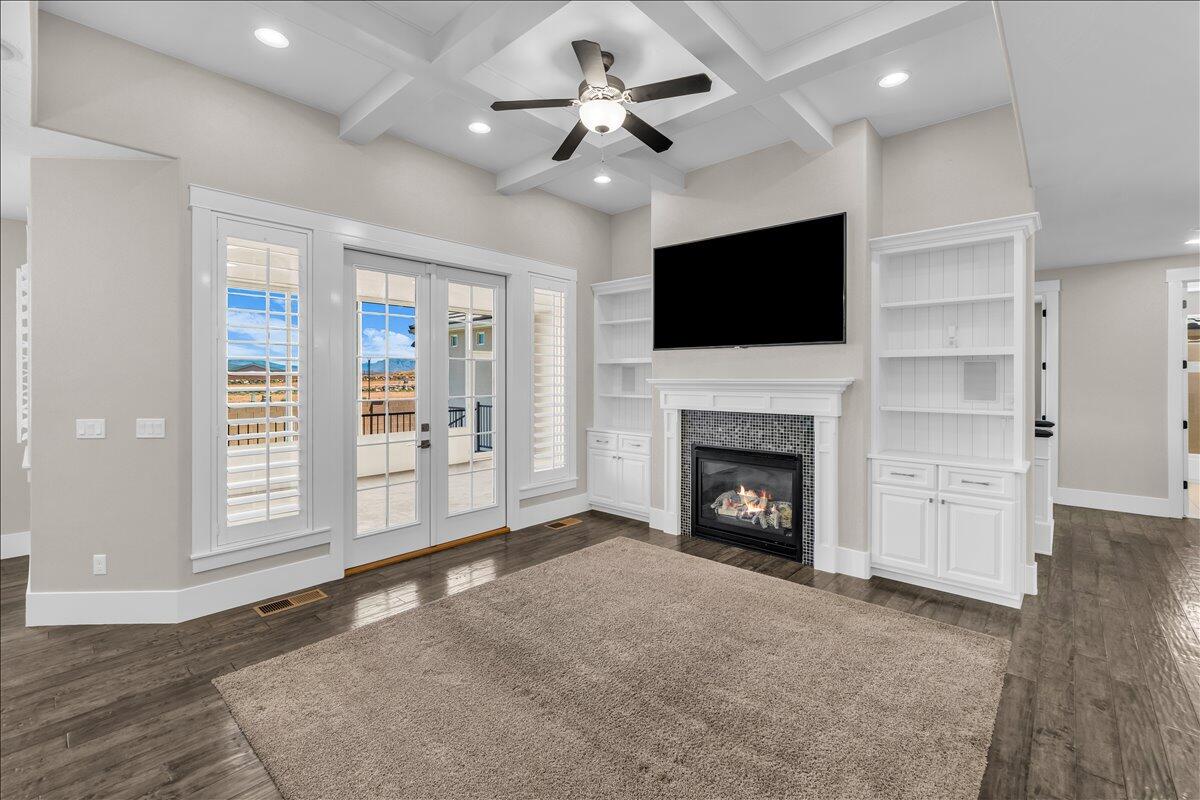DIXIE SPRINGS - Residential